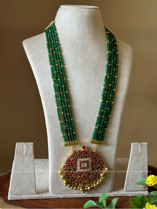 JADAU KUNDAN GREEN BEADED LONG CHAIN WITH KUNDAN PENDANT WITH GOLD BEADS