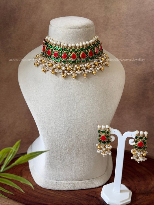 JADAU KUNDAN CHOKER SET WITH CORAL & GREEN STONES WITH PEARL & GOLD BEADS