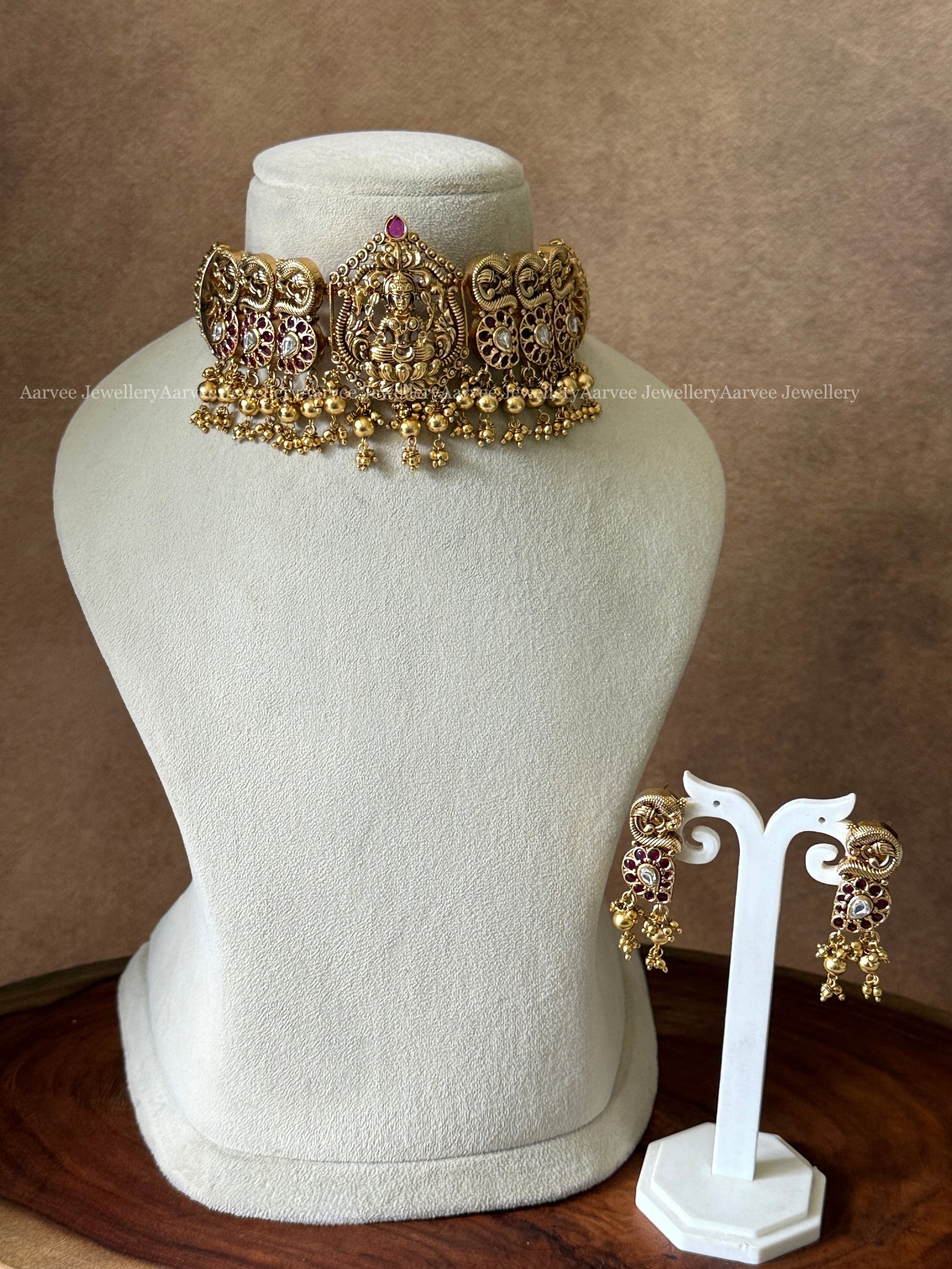 ANTIQUE GOLD LAKSHMI CHOKER SET WITH GOLD BEADS
