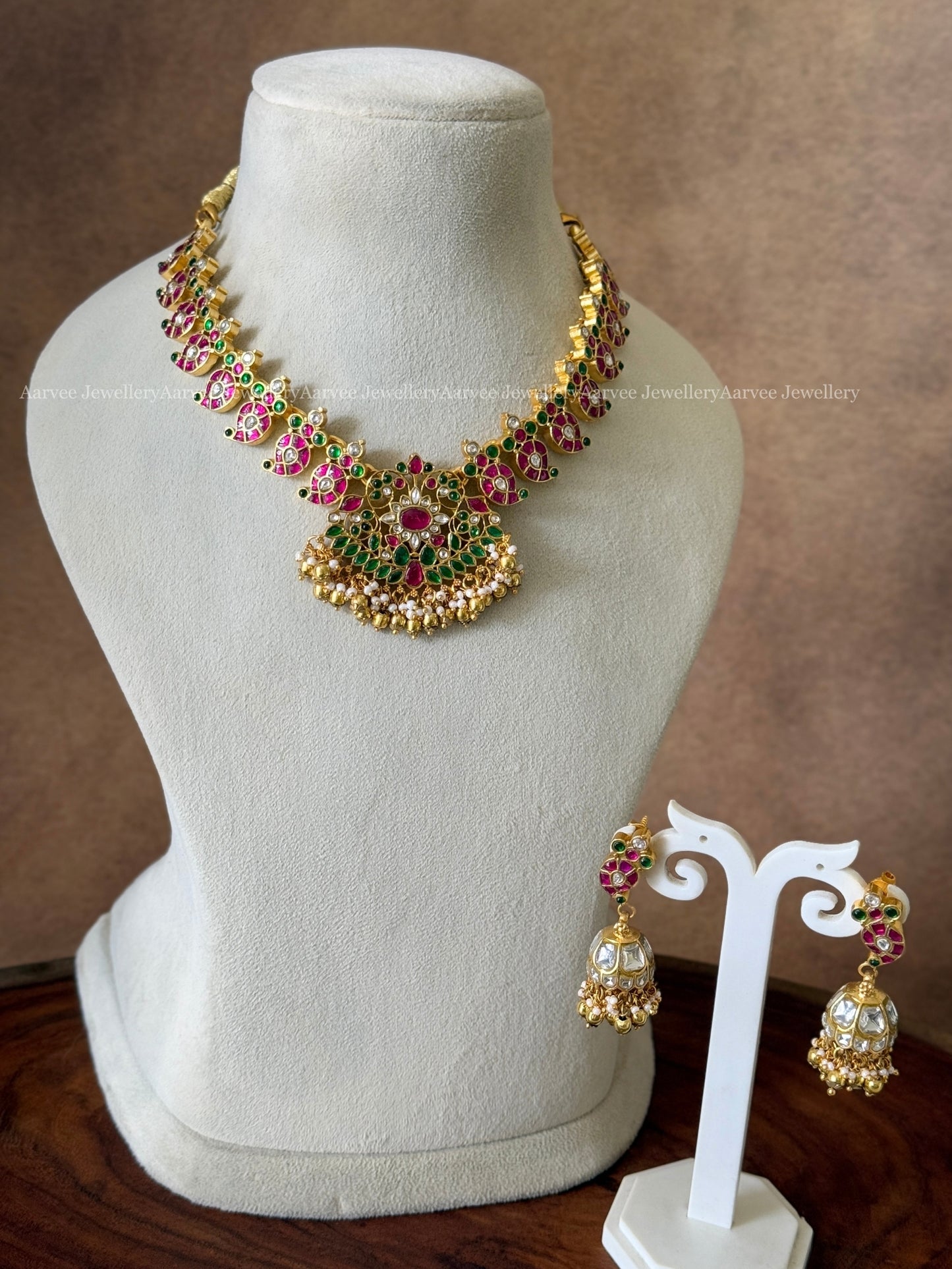 JADAU KUNDAN PINK / GREEN STONES NECKLACE SET WITH GOLD BEADS