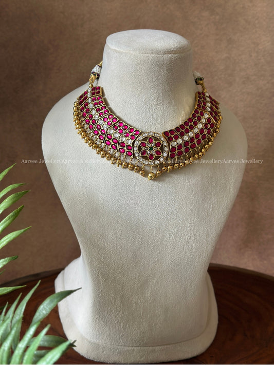 JADAU KUNDAN PINK STONES BUTTA CHOKER WITH GOLD BEADS