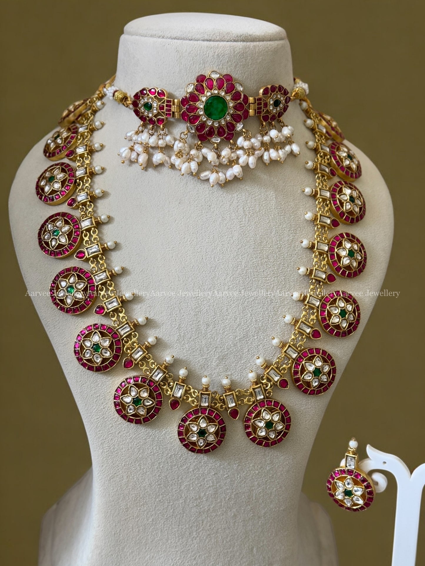 JADAU KUNDAN SEMI BRIDAL - PINK STONE FLORAL CHOKER WITH BOTTU MALA MID LENGTH NECKLACE SET