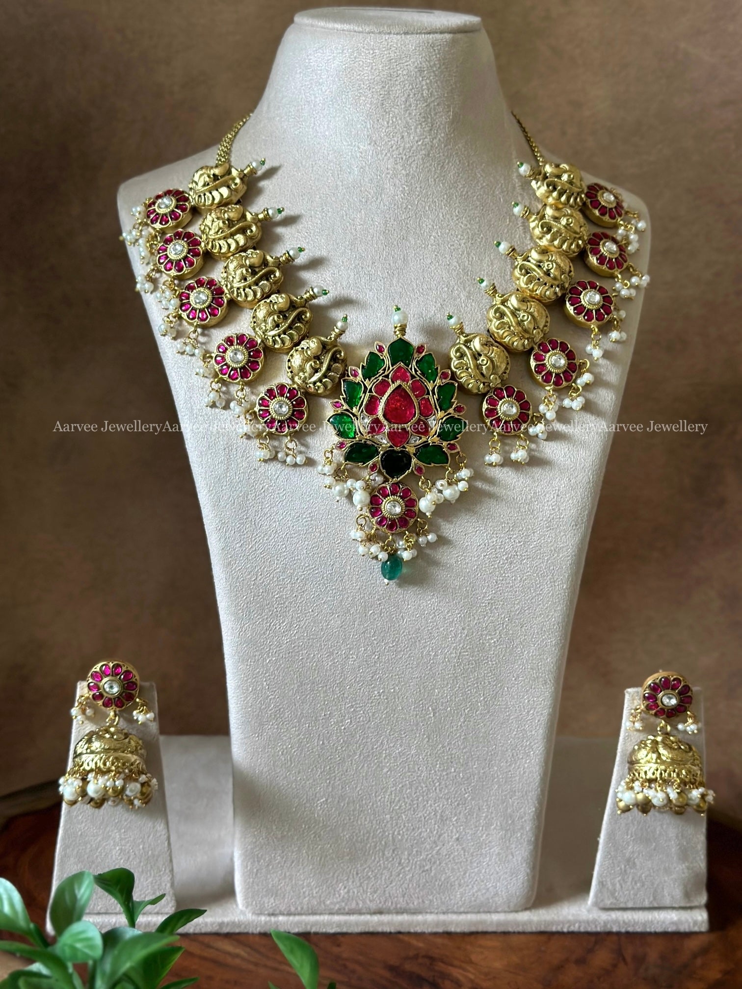 JADAU KUNDAN RUBY/ GREEN STONE LOTUS & ANNAM NECKLACE SET