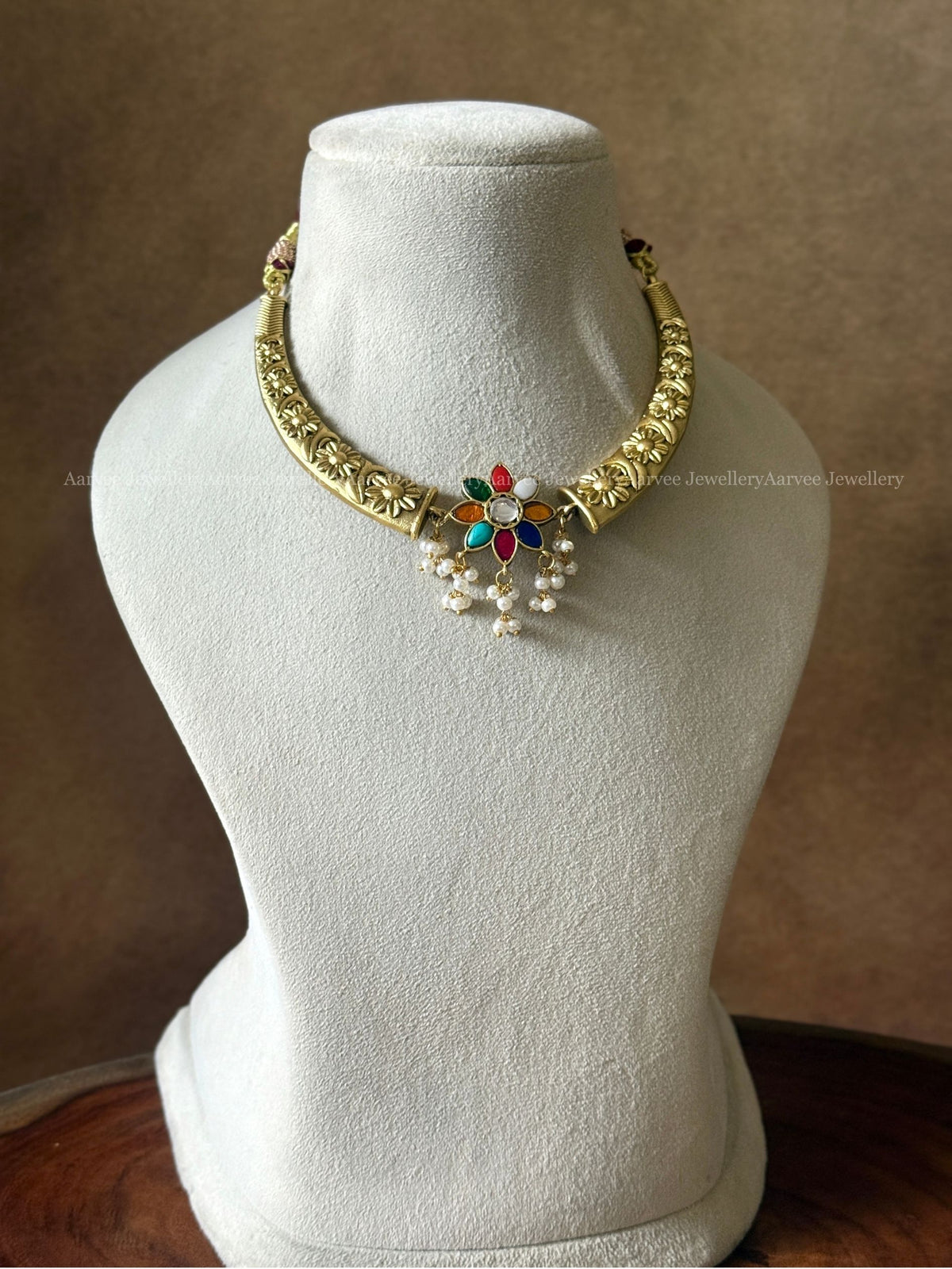 JADAU KUNDAN GOLD TONE KANTI NECKLACE WITH NAVARATHNA STONE FLORAL PENDANT