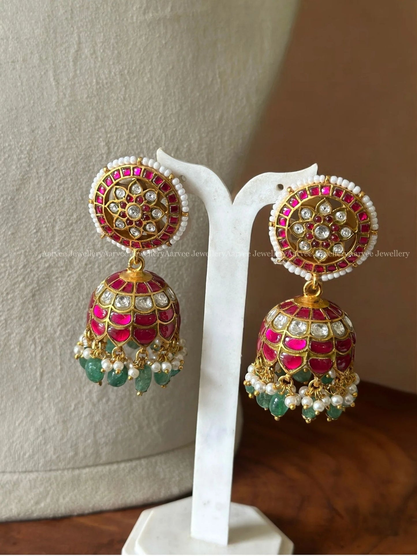 JADAU KUNDAN RUBY / WHITE CRESCENT CHOKER, BUTTA JHUMKI AND CHAND TIKKA WITH PASTEL BEADS