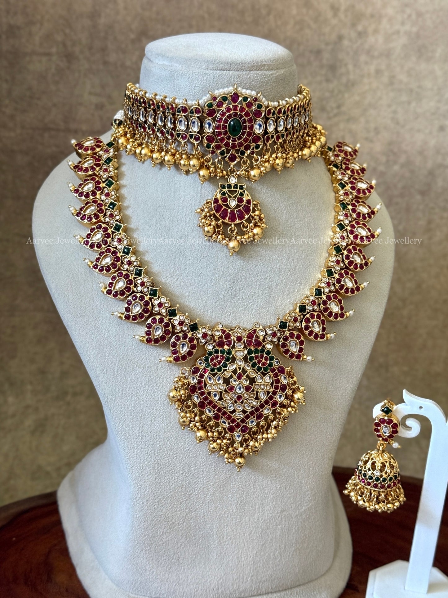 COMBO - KEMP SINGLE PENDANT CHOKER WITH KEMP RUBY / GREEN STONES MANGO MOTIF NECKLACE SET WITH PEACOCK PENDANT & GOLD BEADS