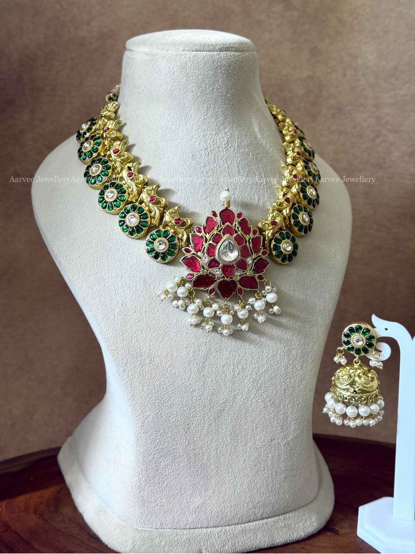 JADAU KUNDAN GREEN STONE NECKLACE SET WITH RUBY LOTUS PENDANT