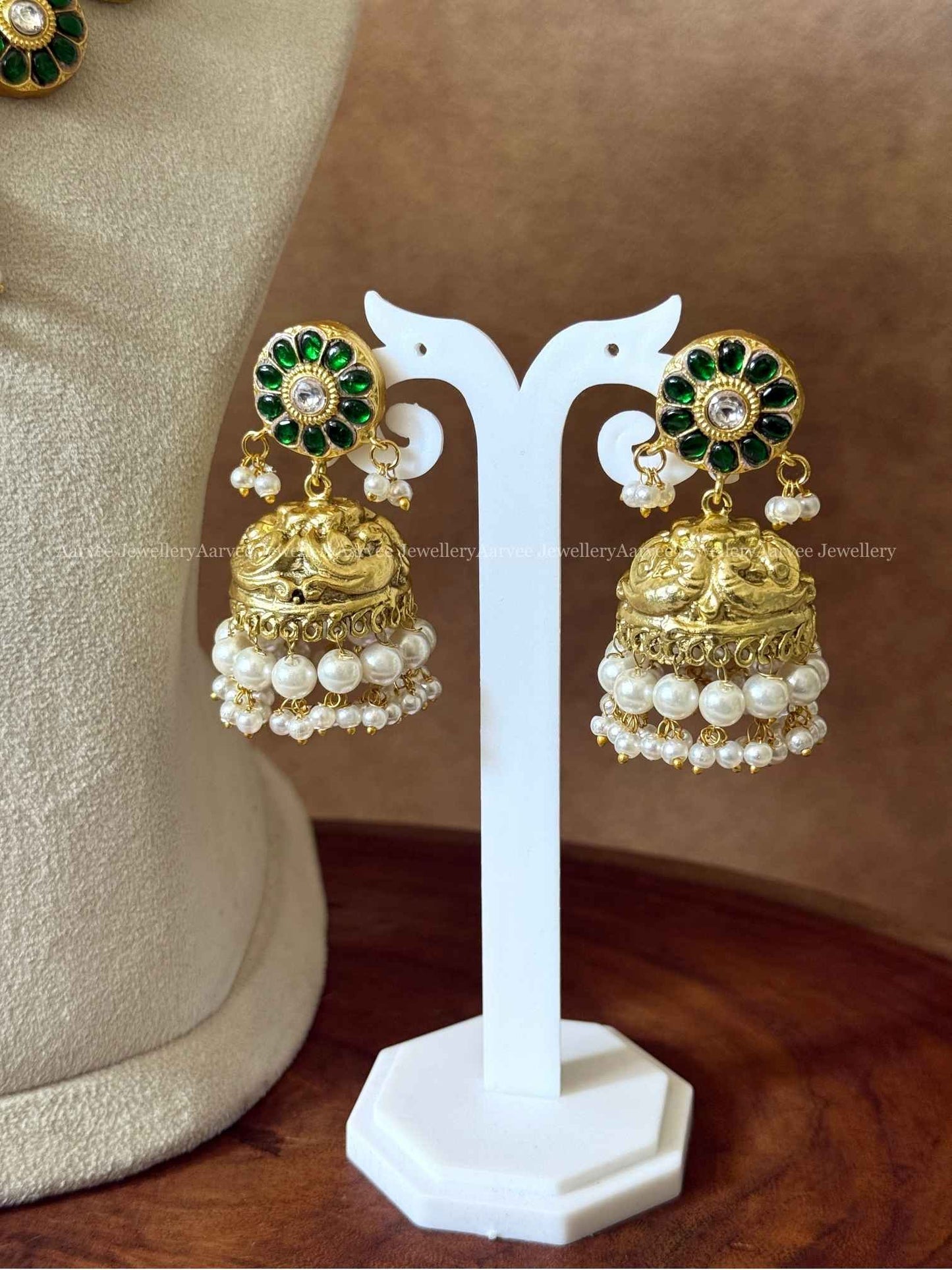 JADAU KUNDAN GREEN STONE NECKLACE SET WITH RUBY LOTUS PENDANT