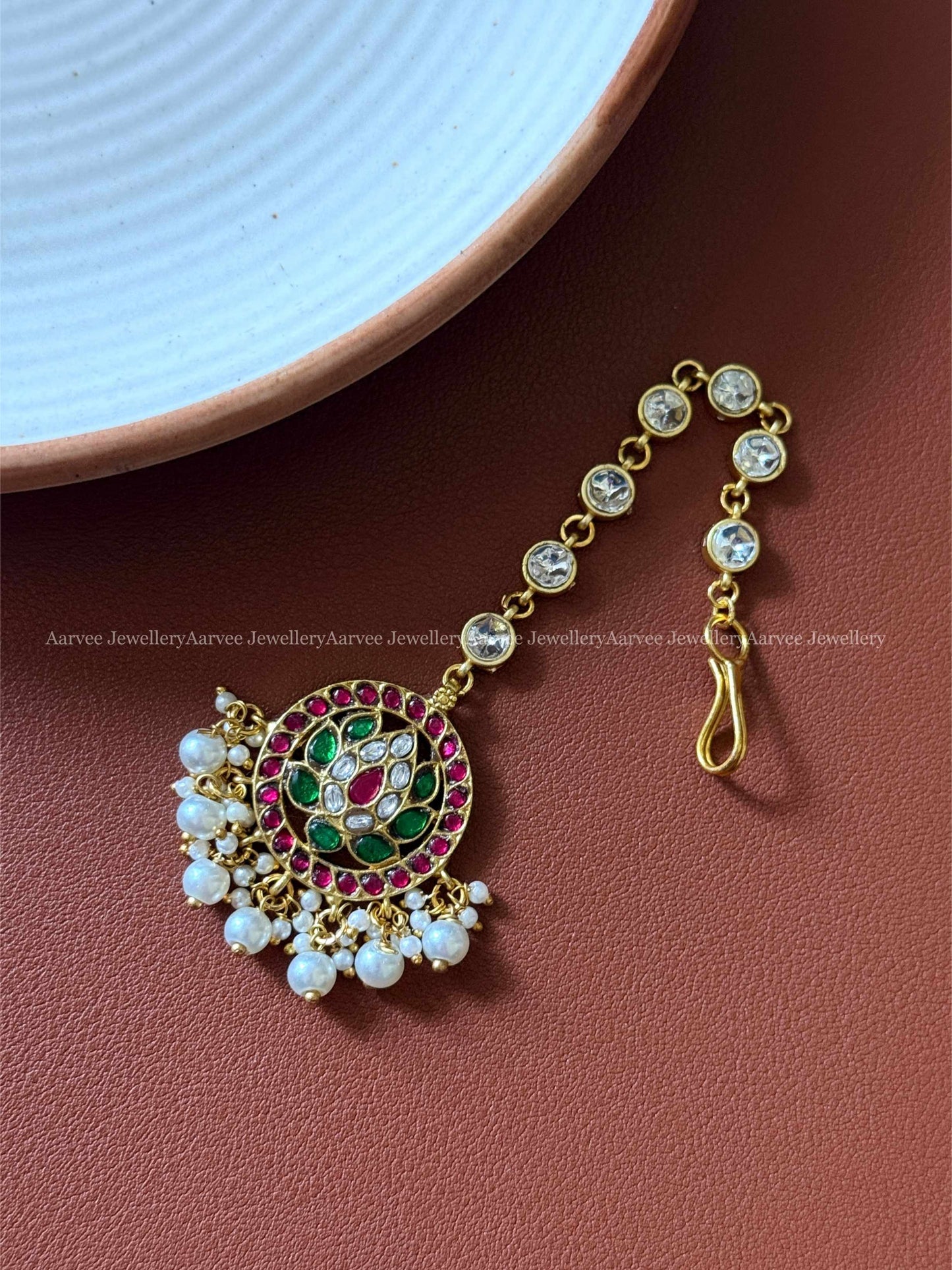 JADAU KUNDAN MULTI COLOR TIKKA WITH PEARL BEADS
