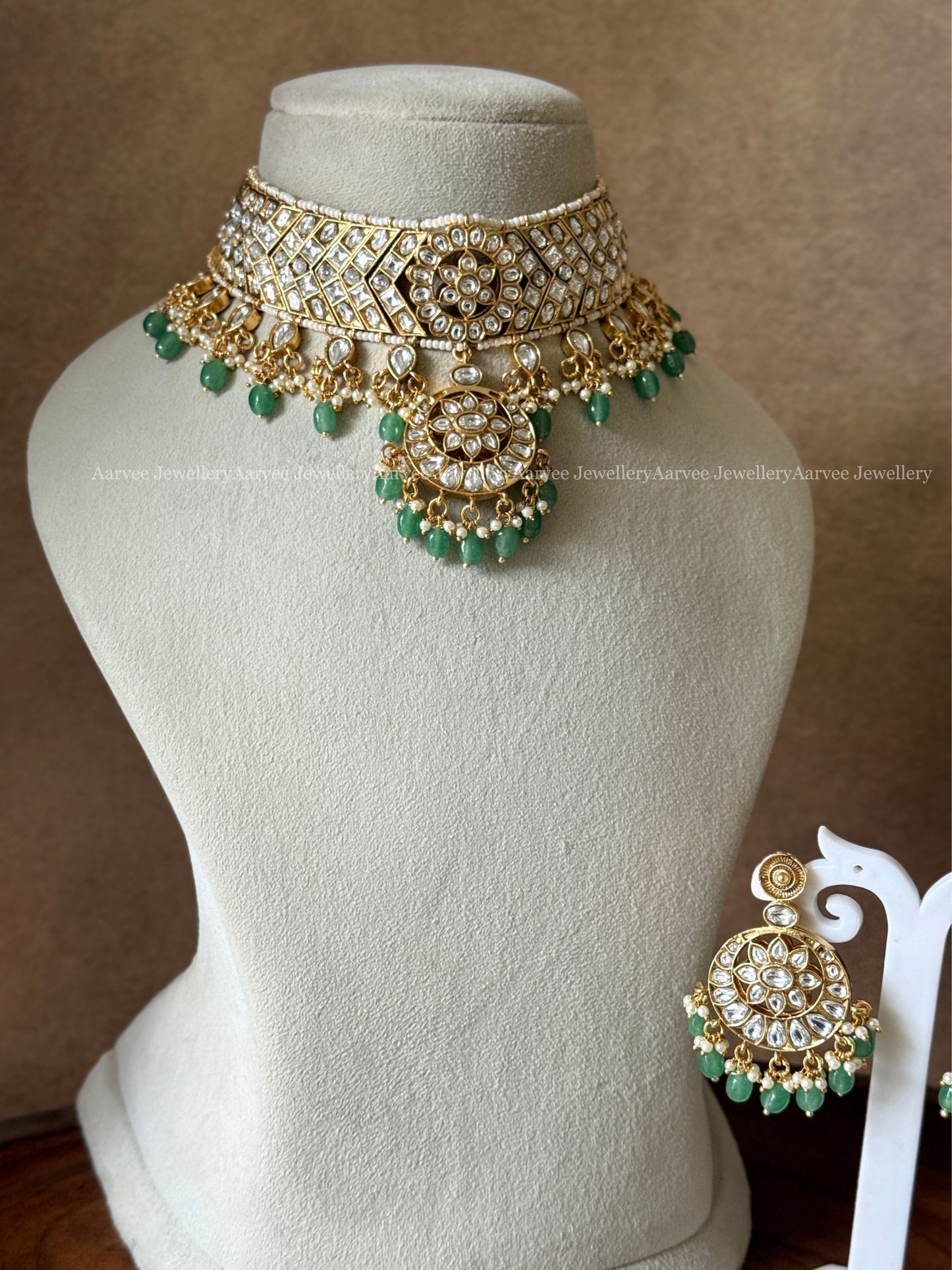 REVERSIBLE 2 IN 1 KUNDAN PINK / WHITE STONES CHOKER SET WITH PASTEL BEADS