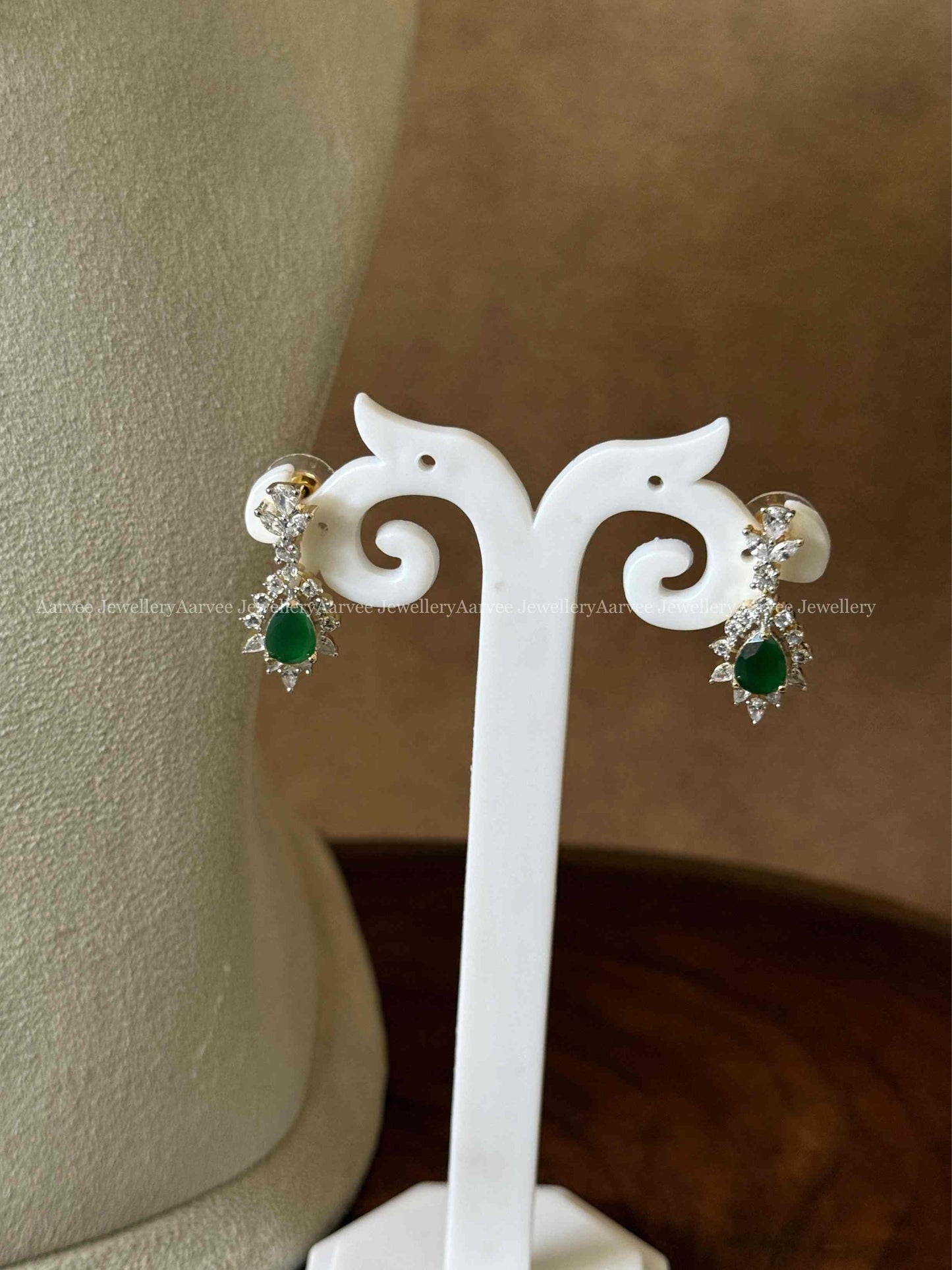 AD WHITE STONE NECKLACE SET WITH GREEN CENTER PENDANT