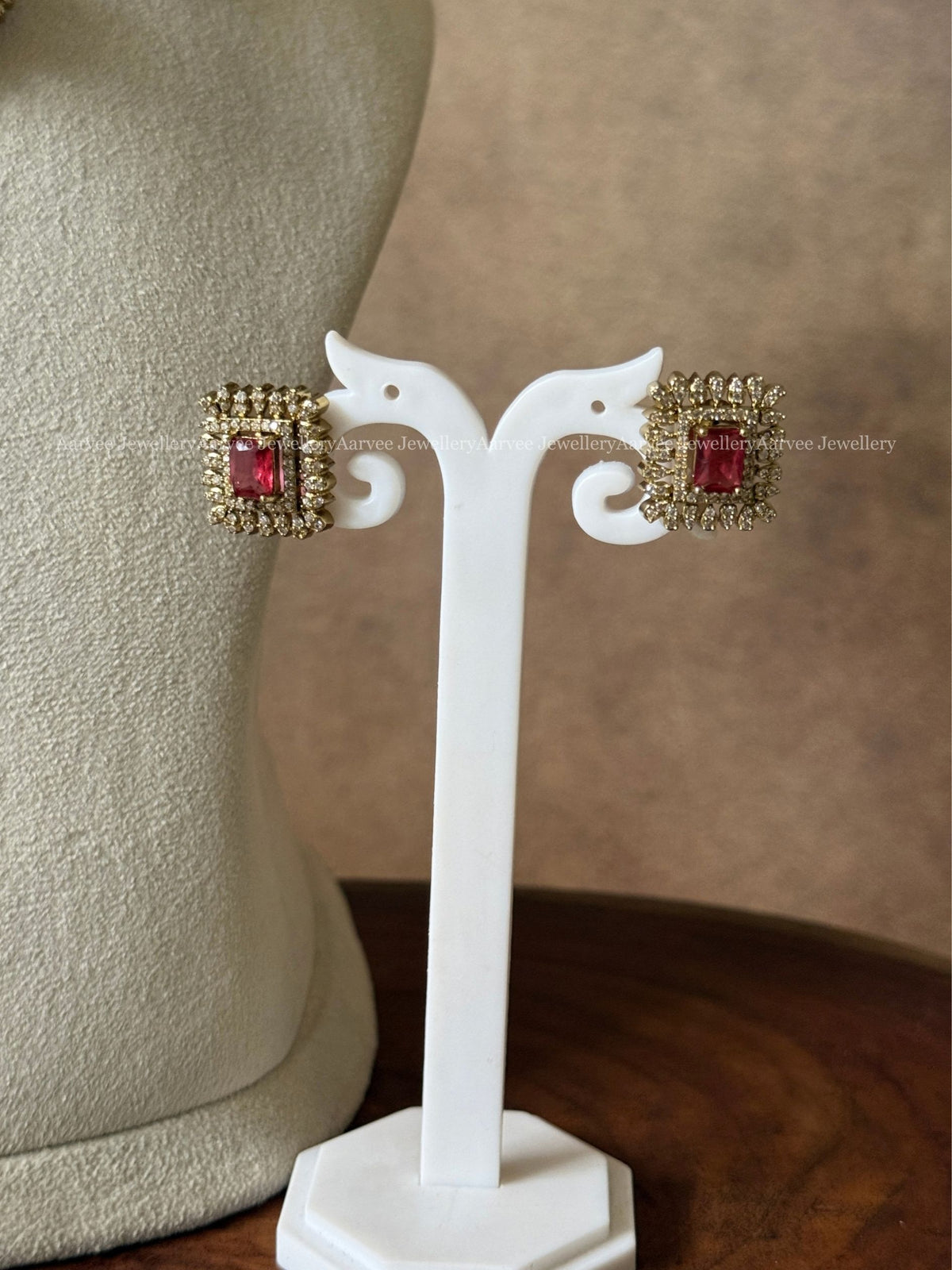 GOLD TONE KANTI NECKLACE SET WITH RED STONE CZ PENDANT