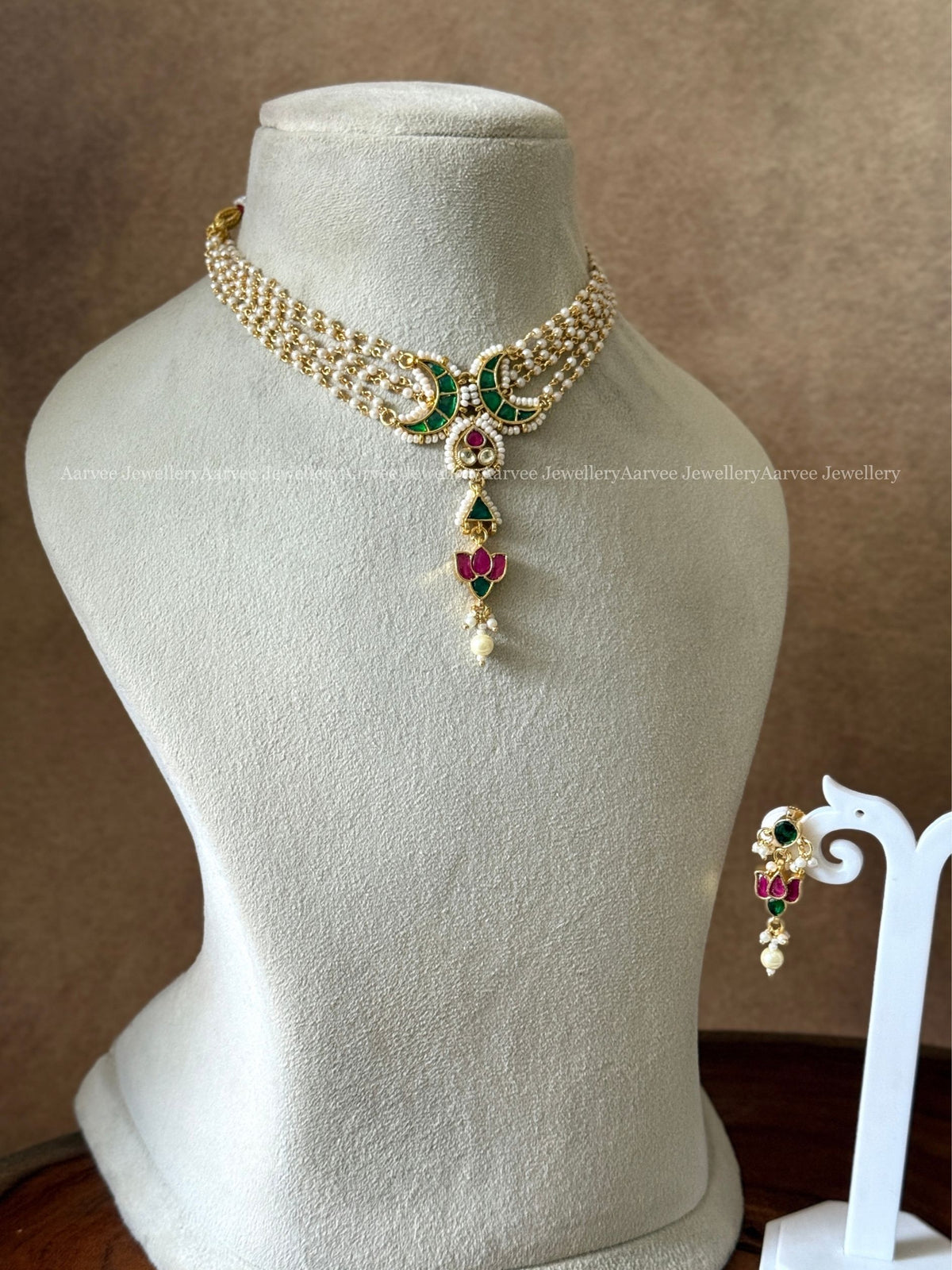 POLKI KUNDAN MULTI COLOR CHAND AND LOTUS DESIGN PEARL CHOKER SET