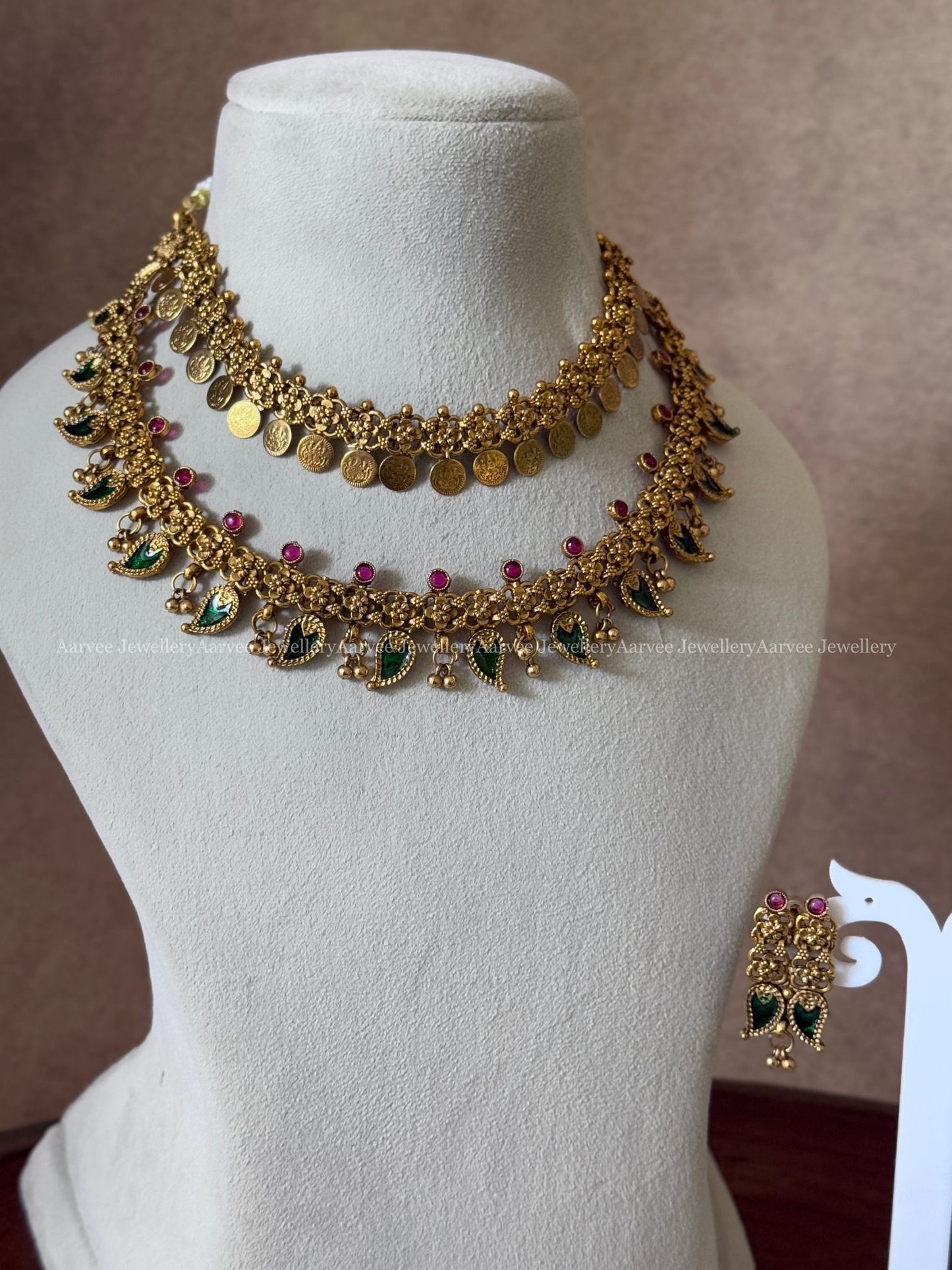 TWO LAYER NECKLACE SET WITH COIN AND GREEN STONE MANGO PENDANT