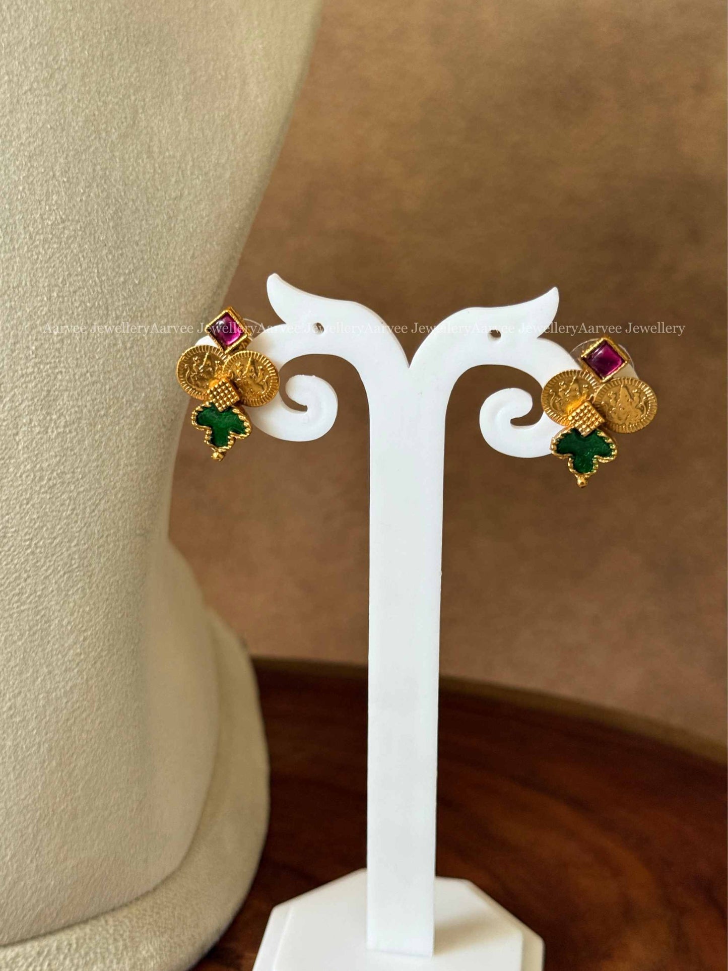 COIN CHOKER SET WITH RUBY / GREEN STONE