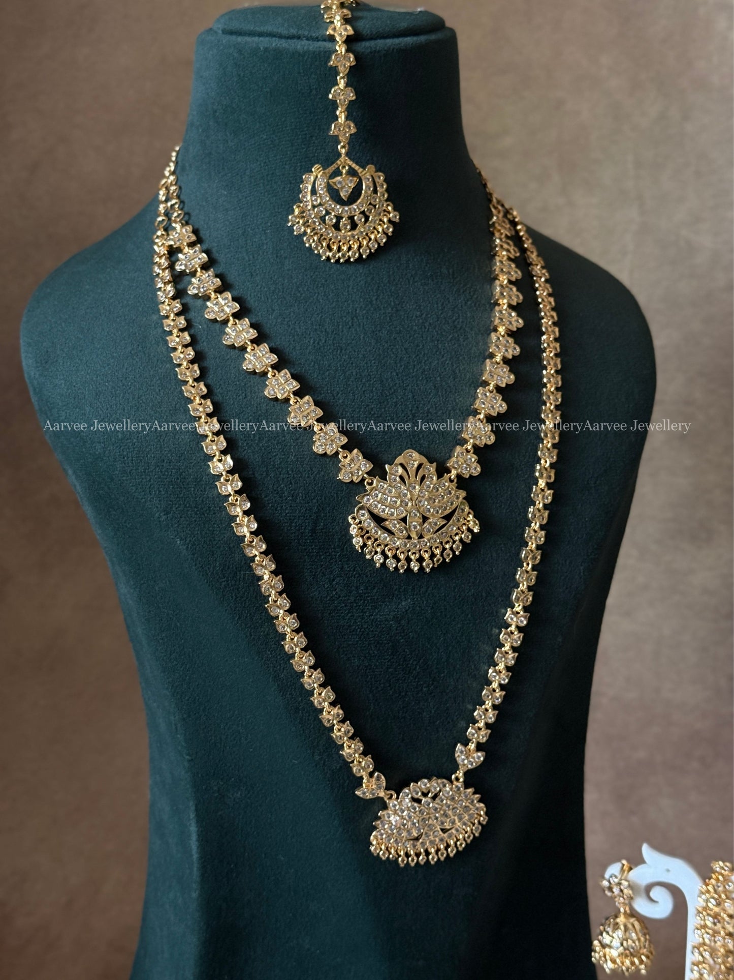 FULL WHITE STONES IMPON SEMI BRIDAL JEWELLERY SET