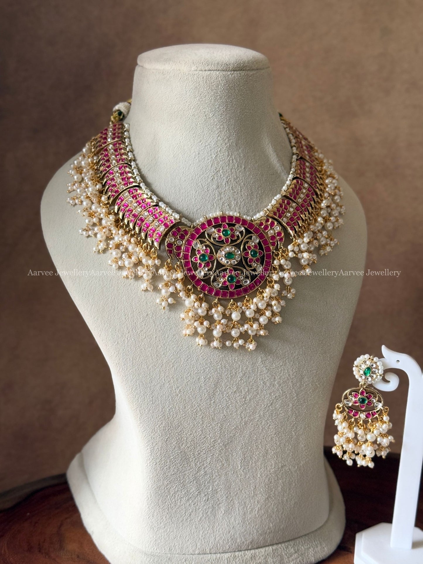 JADAU KUNDAN PINK STONE FLORAL DESIGN NECKLACE SET WITH PEARLS
