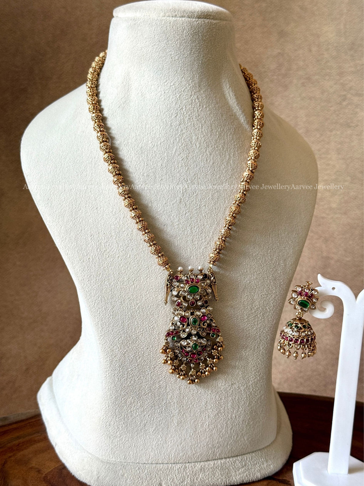 GOLD BEADED CHAIN SET WITH RUBY / GREEN / WHITE STONES FLORAL PENDANT