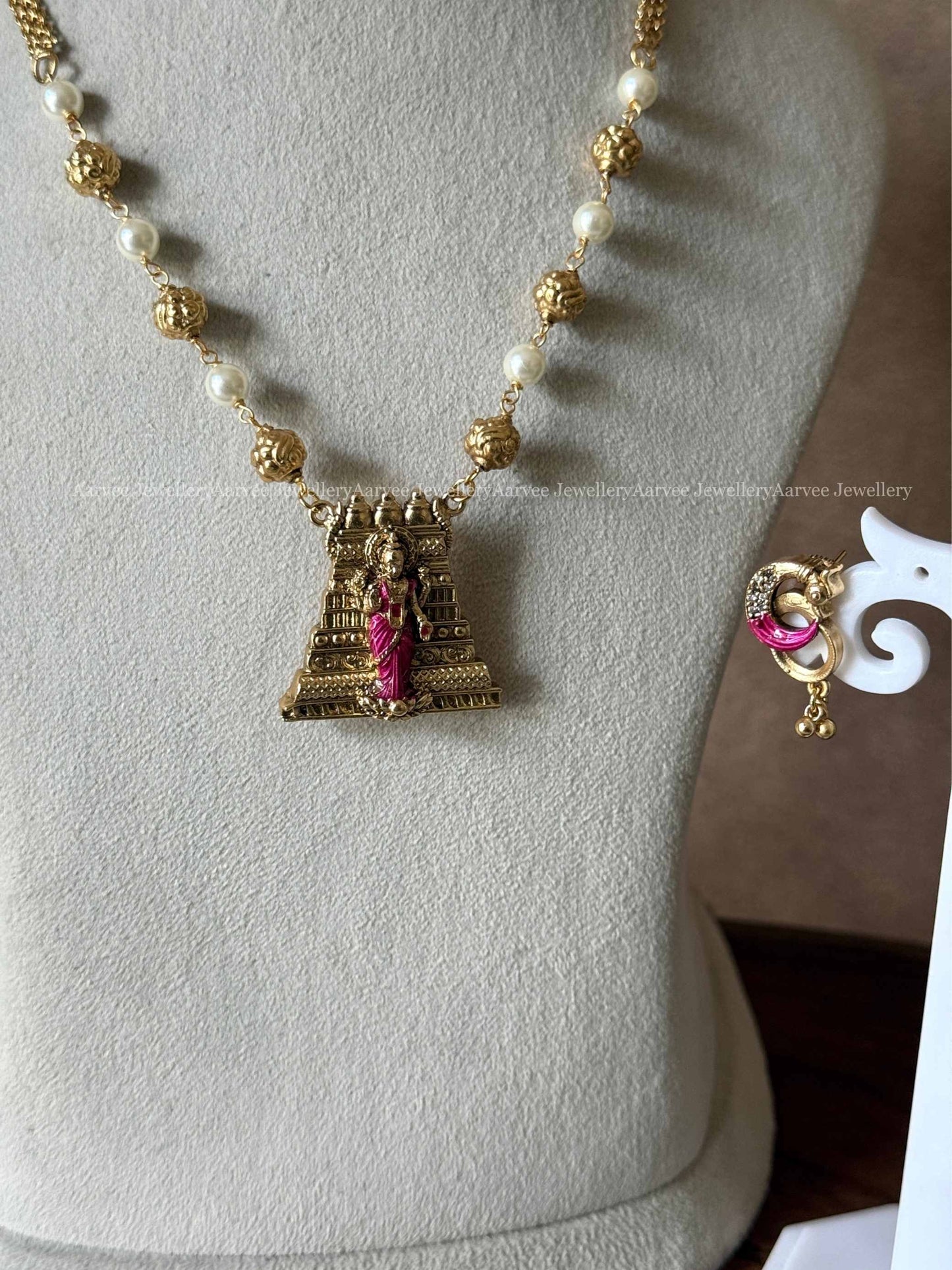 PEARL AND GOLD BEAD SHORT CHAIN SET WITH LAKSHMI GOPURA PENDANT