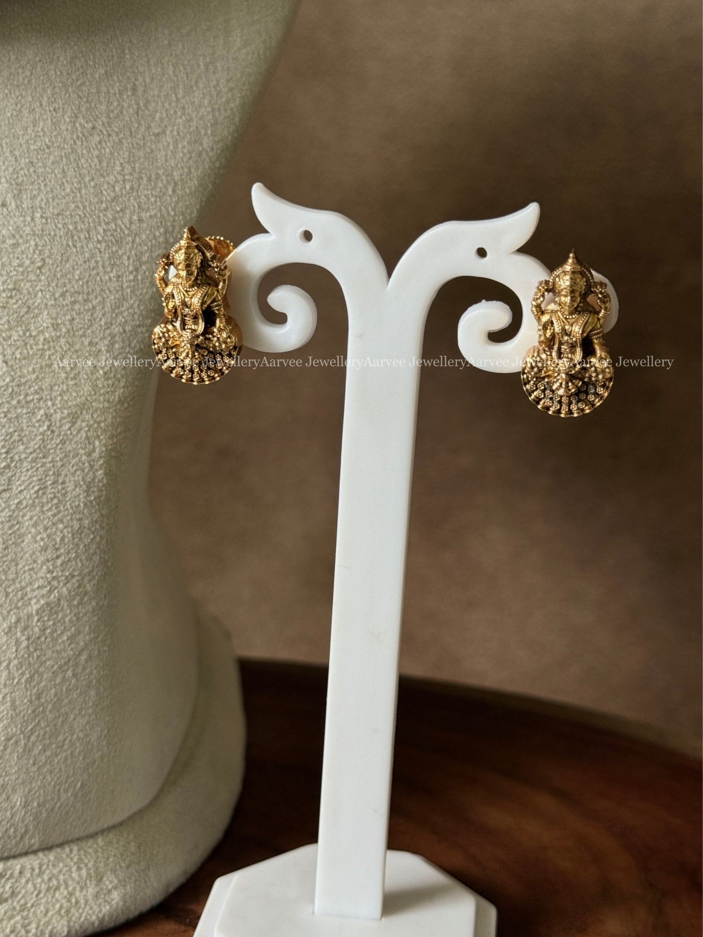 FULL GOLD TONE HASLI NECKLACE SET WITH KAMAKSHI PENDANT