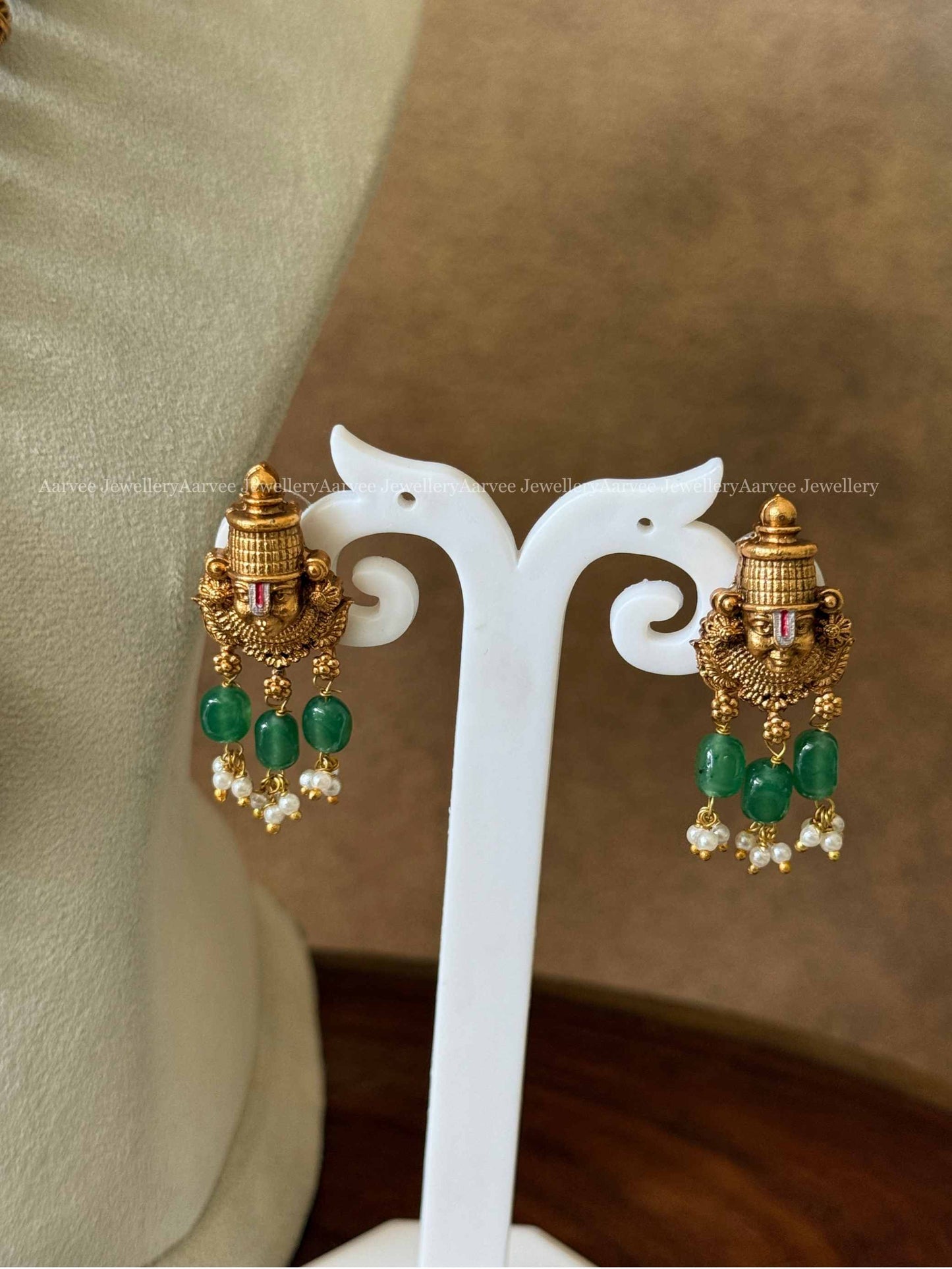 GOLD & GREEN BALL BEADED MID LENGTH CHAIN SET WITH PERUMAL PENDANT IN GREEN BEADS