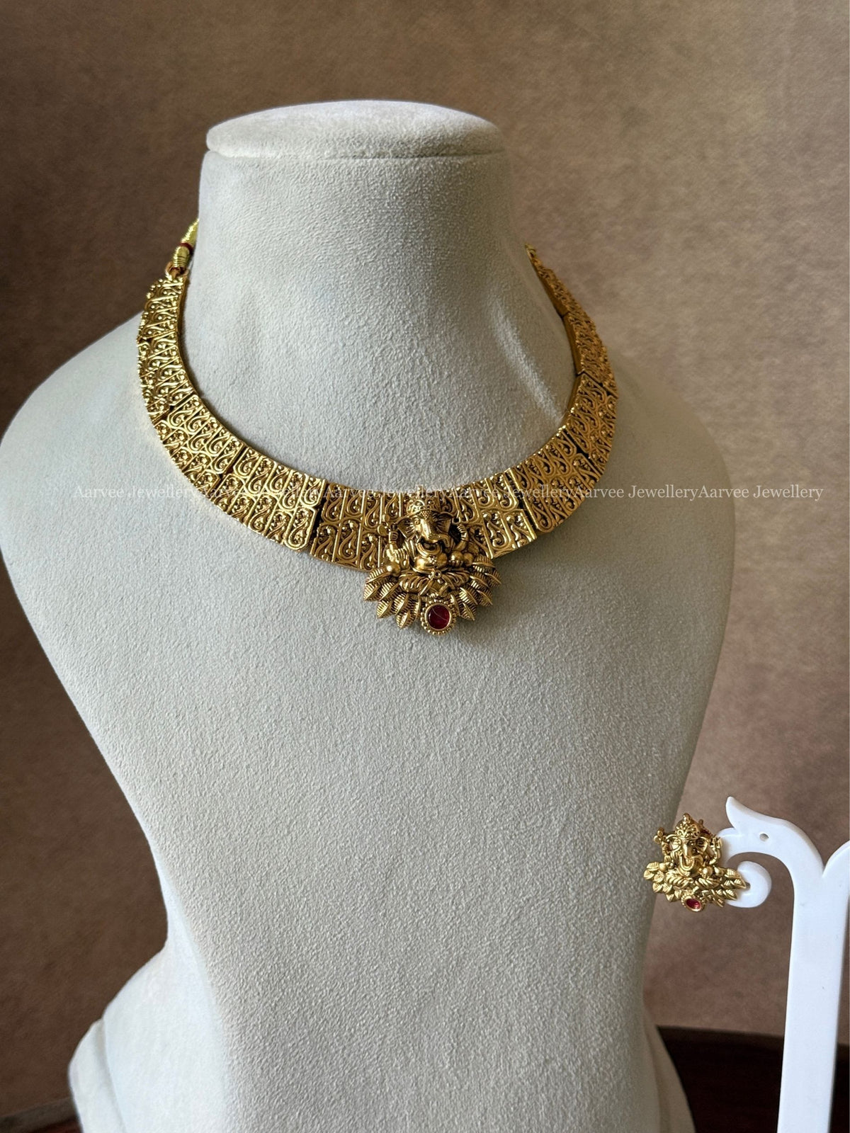 GOLD TONE HASLI NECKLACE SET WITH GANESHA PENDANT