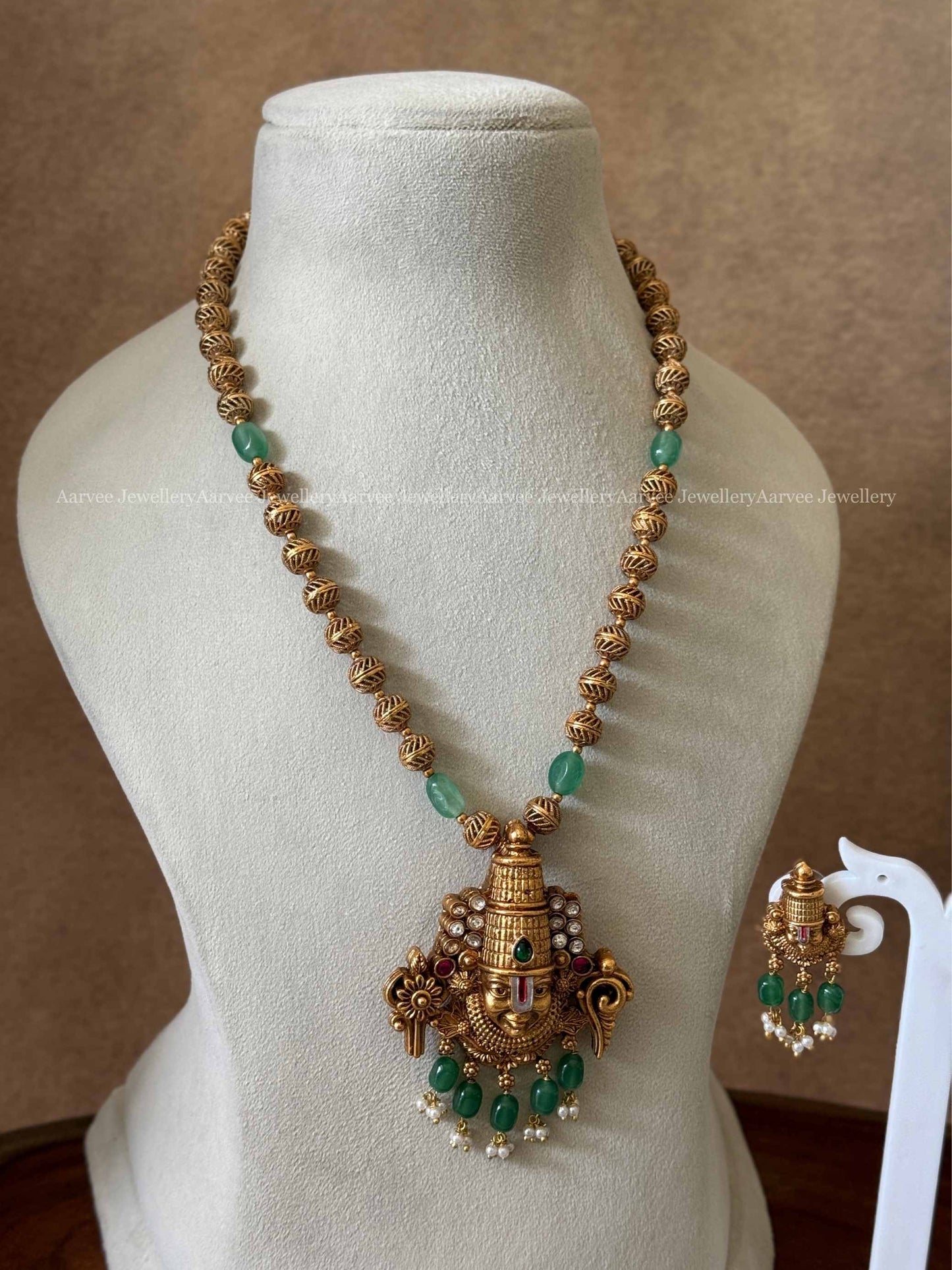 GOLD & GREEN BALL BEADED MID LENGTH CHAIN SET WITH PERUMAL PENDANT IN GREEN BEADS