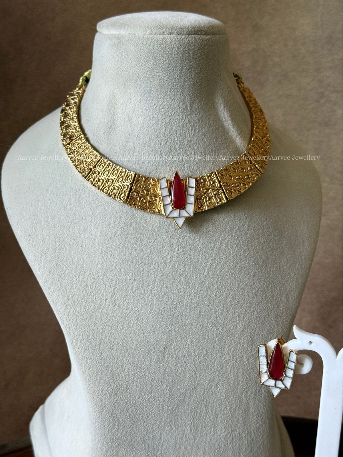 FULL GOLD TONE HASLI NECKLACE SET WITH PERUMAL NAAMAM PENDANT