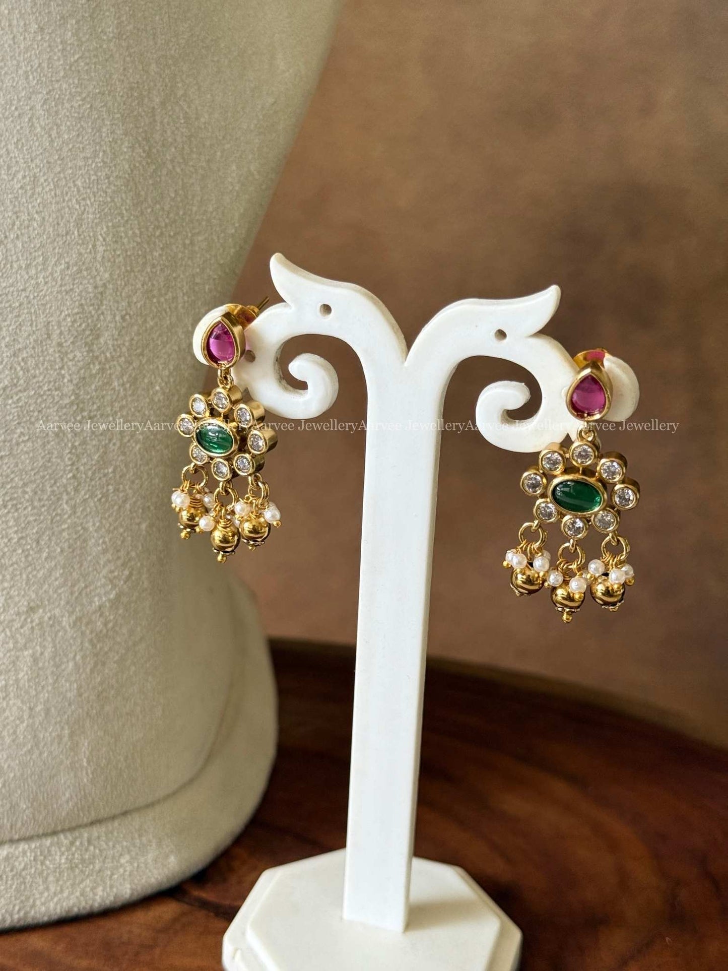 CZ WHITE/PINK STONES MINI CHOKER SET WITH GOLD BEADS