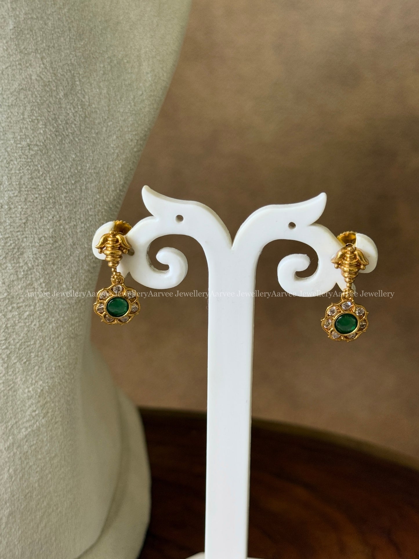 HIGH QUALITY CZ GREEN/WHITE STONES FLORAL NECKLACE SET