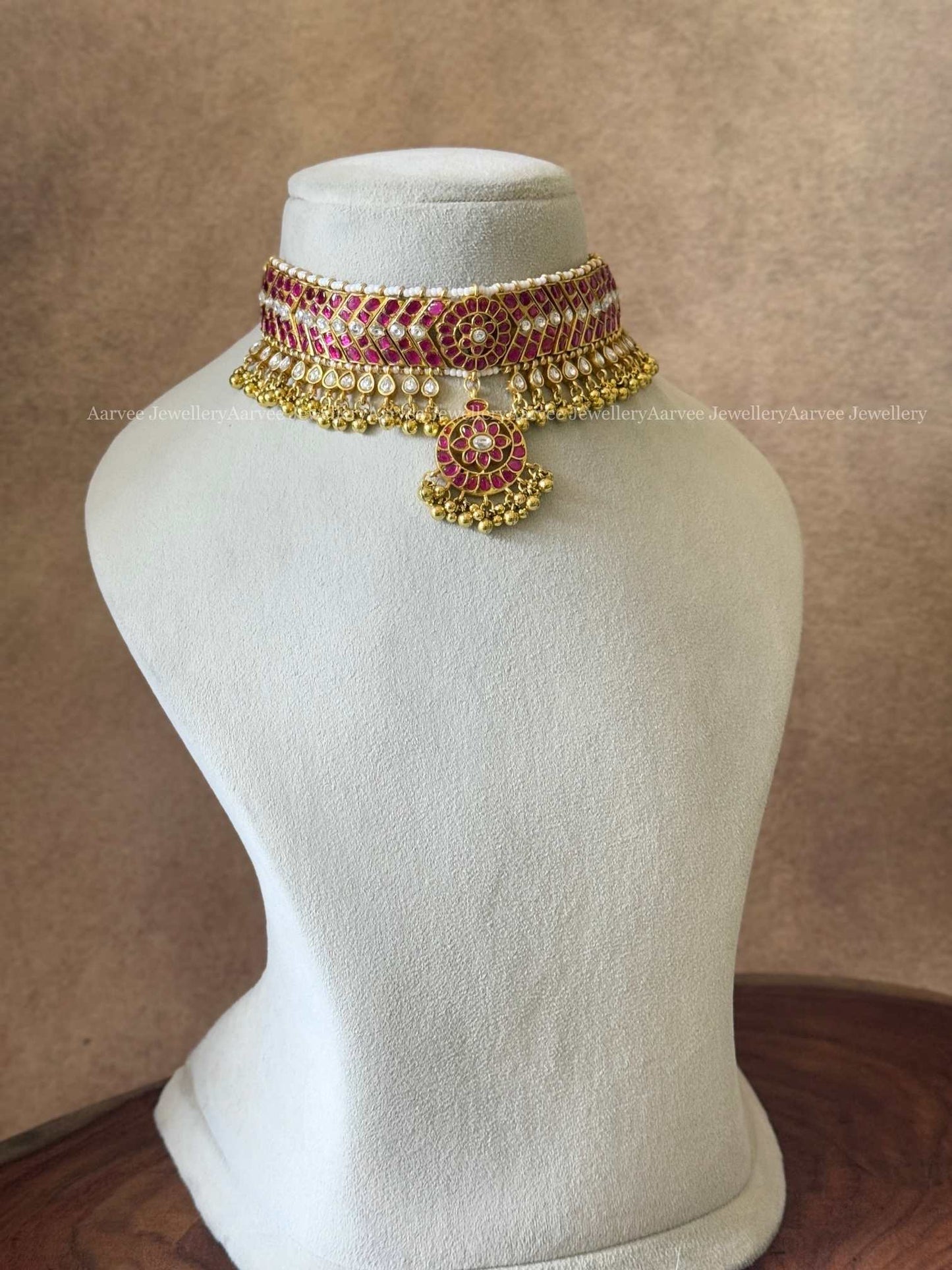 JADAU KUNDAN ADITI INSPIRED CHOKER WITH GOLD BEADS