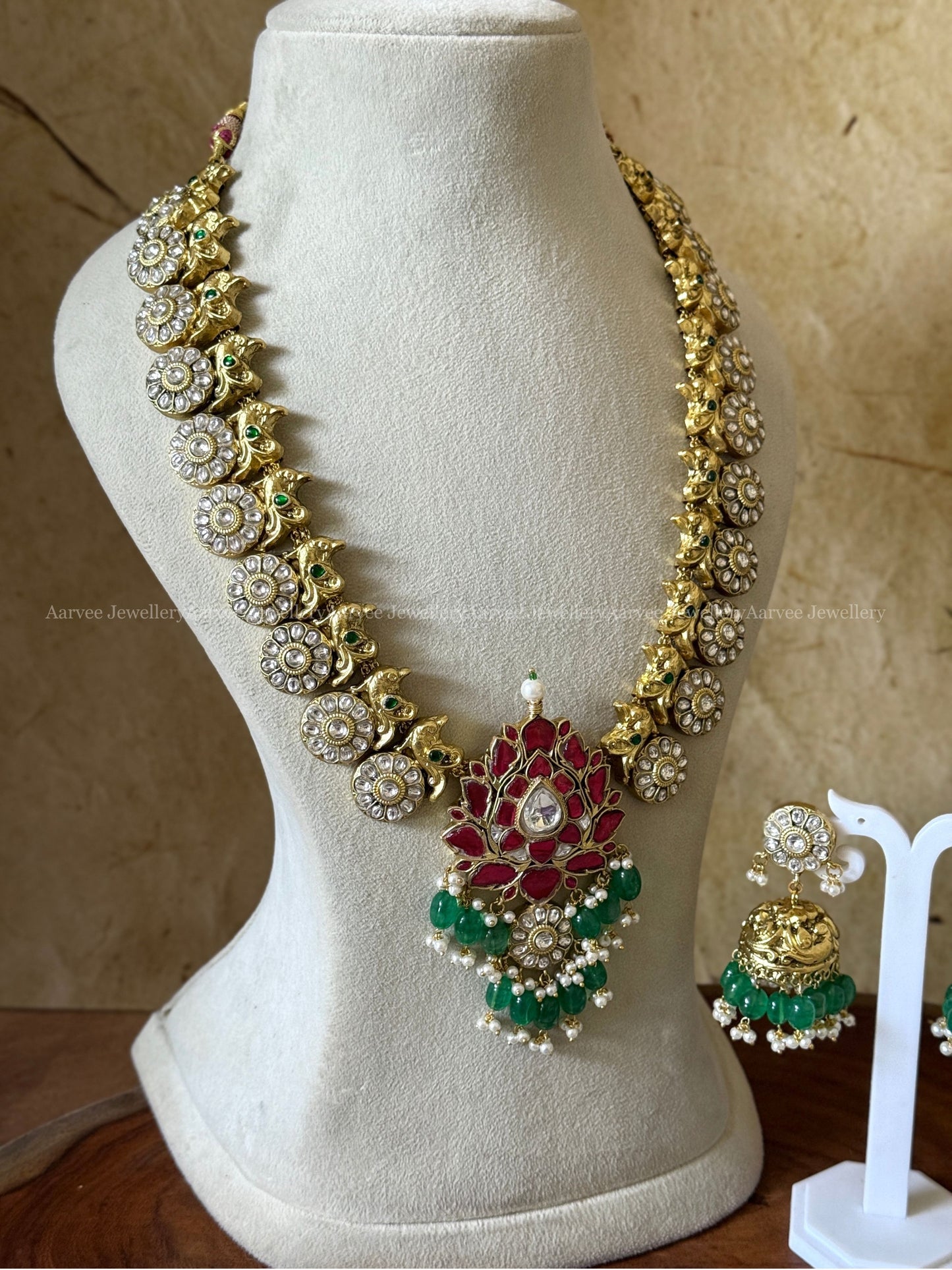 JADAU KUNDAN WHITE STONE BOTTU MALA WITH PINK LOTUS PENDANT & BOTTLE GREEN BEADS