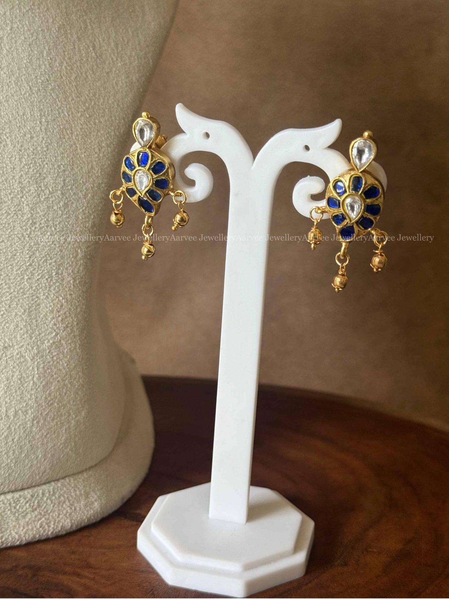 JADAU KUNDAN BLUE AND WHITE COLOUR MANGO NECKLACE SET