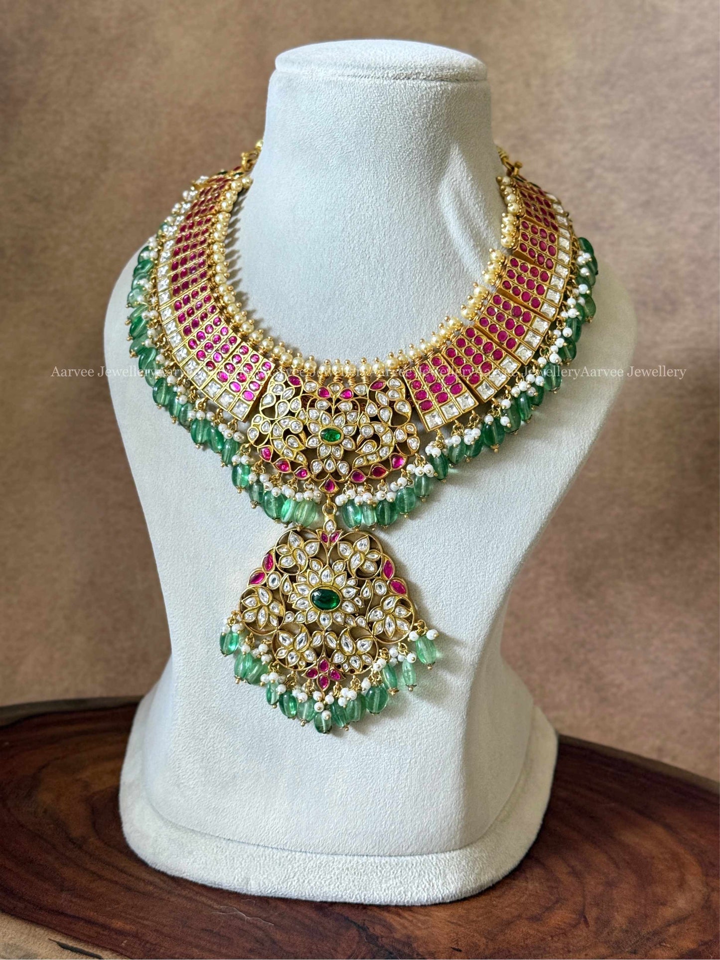 JADAU KUNDAN RUBY STONE STATEMENT NECKLACE WITH LIGHT GREEN BEADS