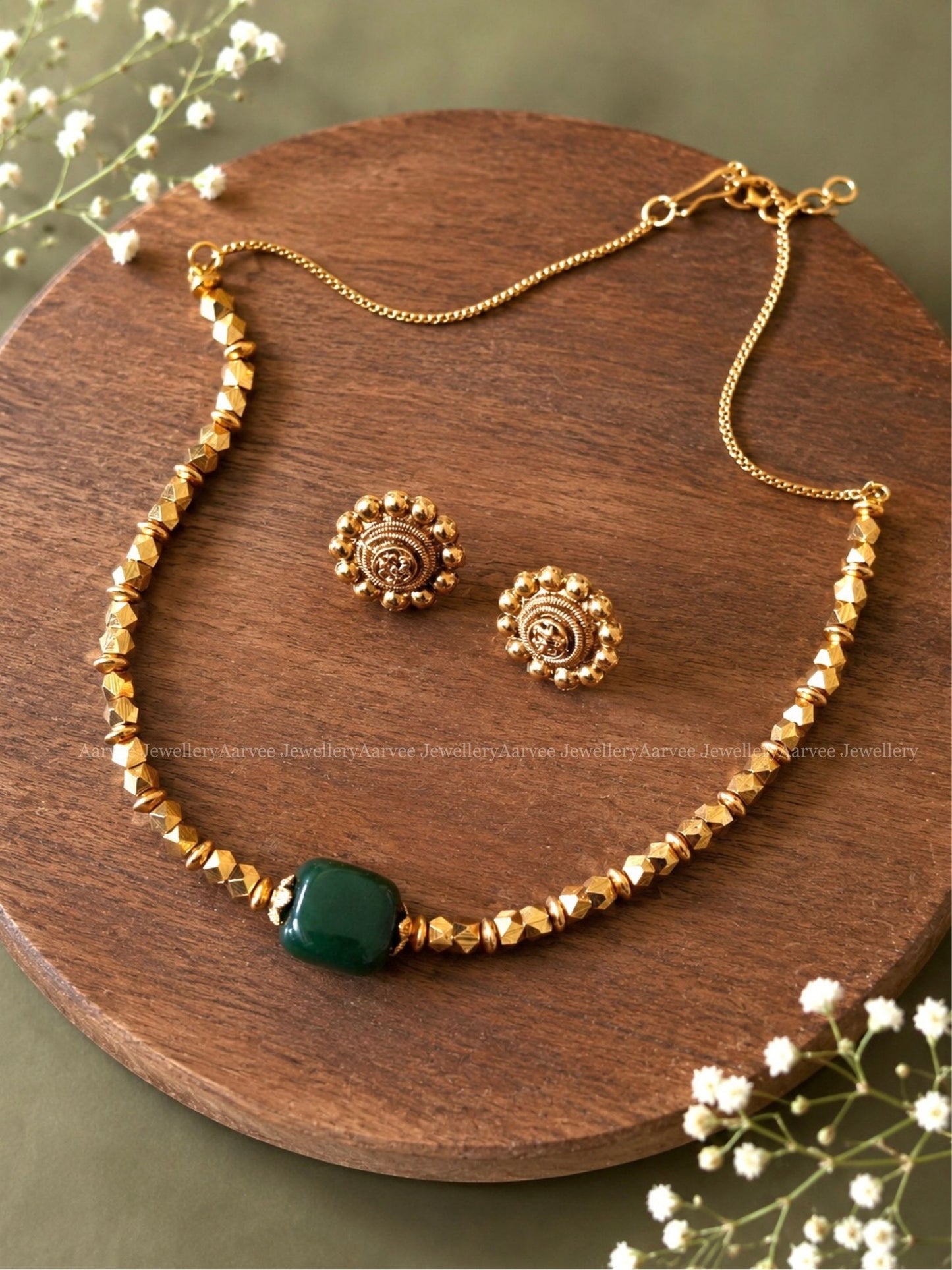 MINIMAL GOLD BEAD NECKLACE SET WITH GREEN STONE PENDANT