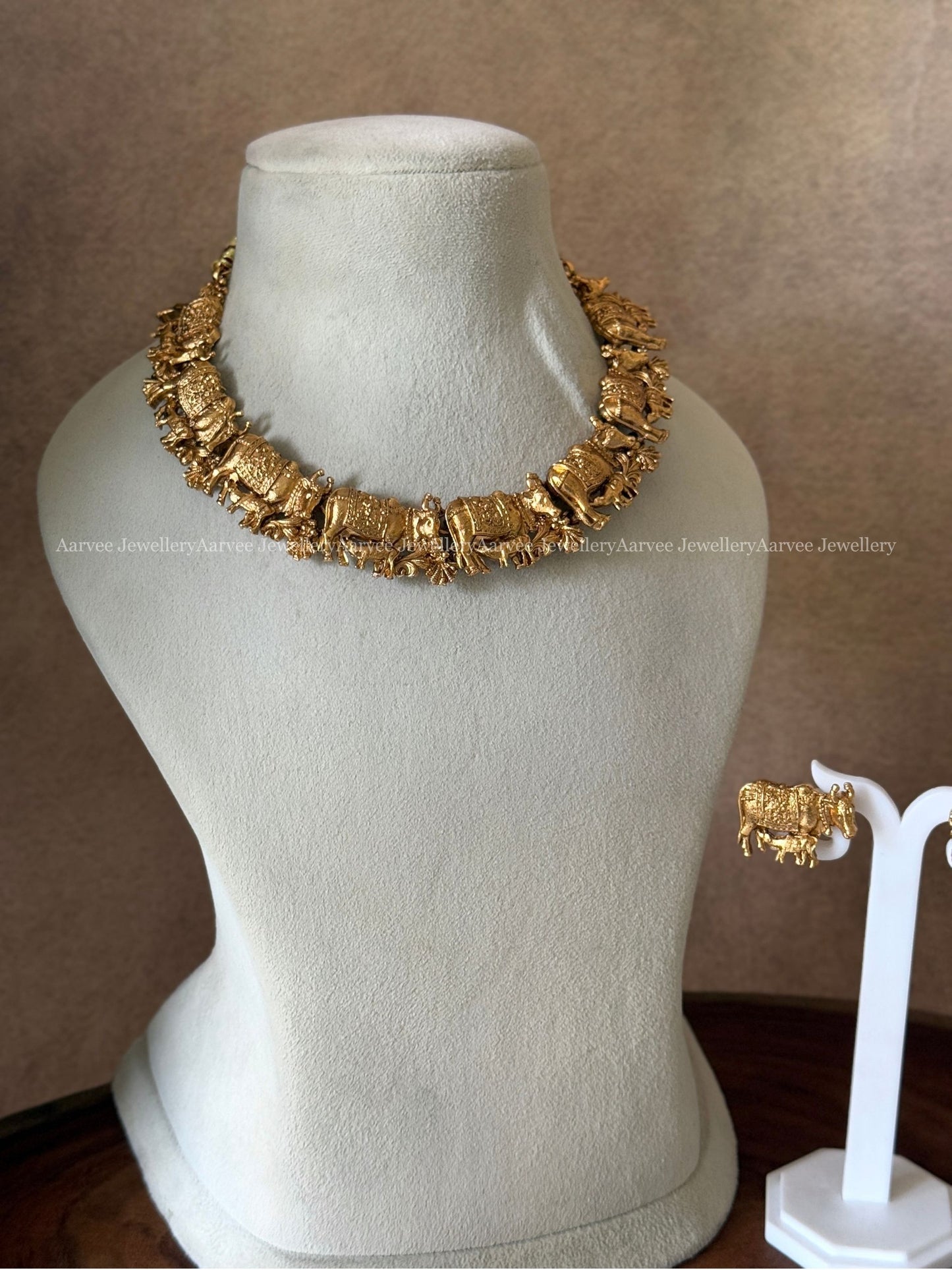 GOLD FINISH KAMATHENU NECKLACE SET