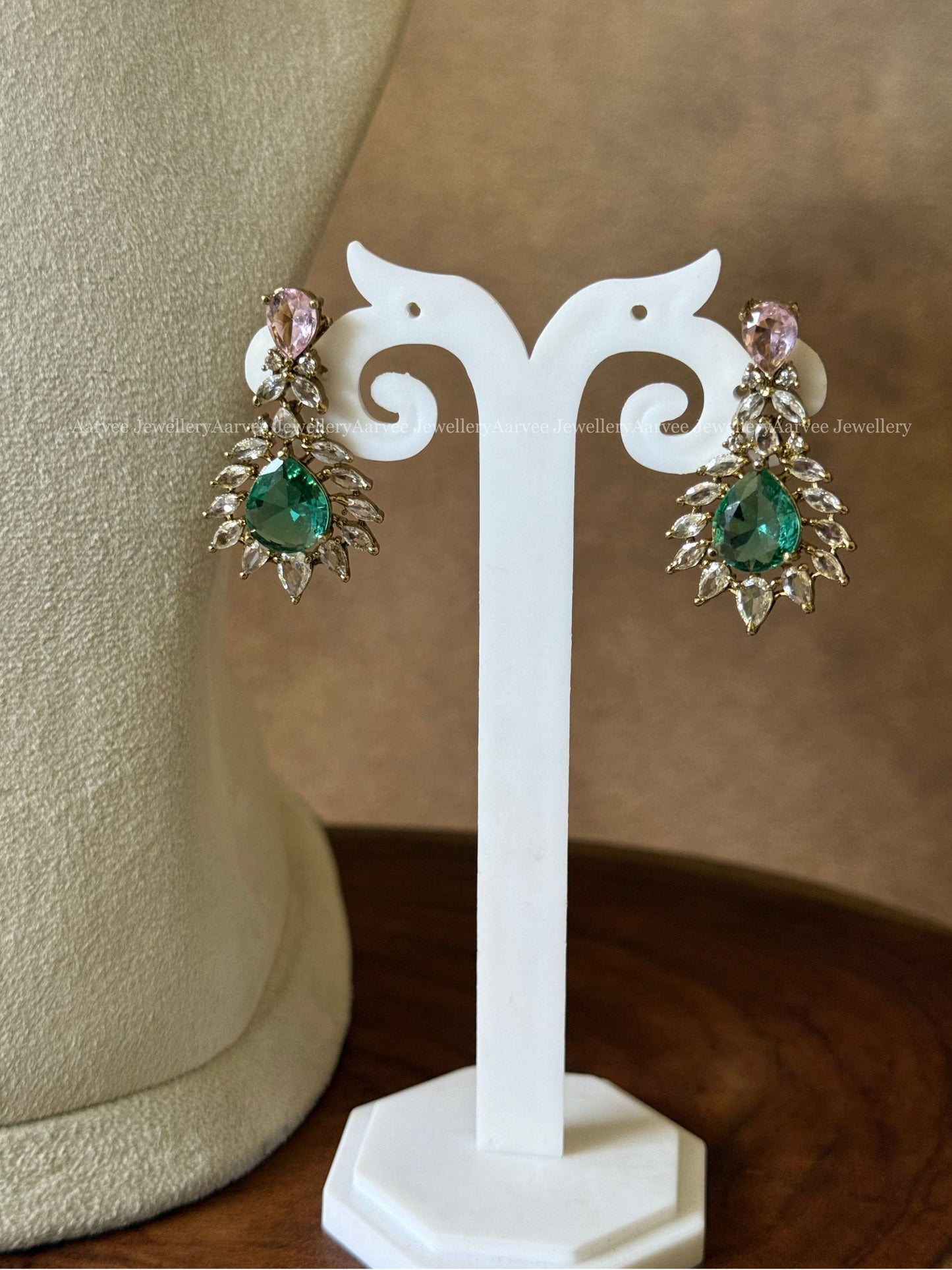VICTORIAN PASTEL PINK / SEA GREEN NECKLACE SET
