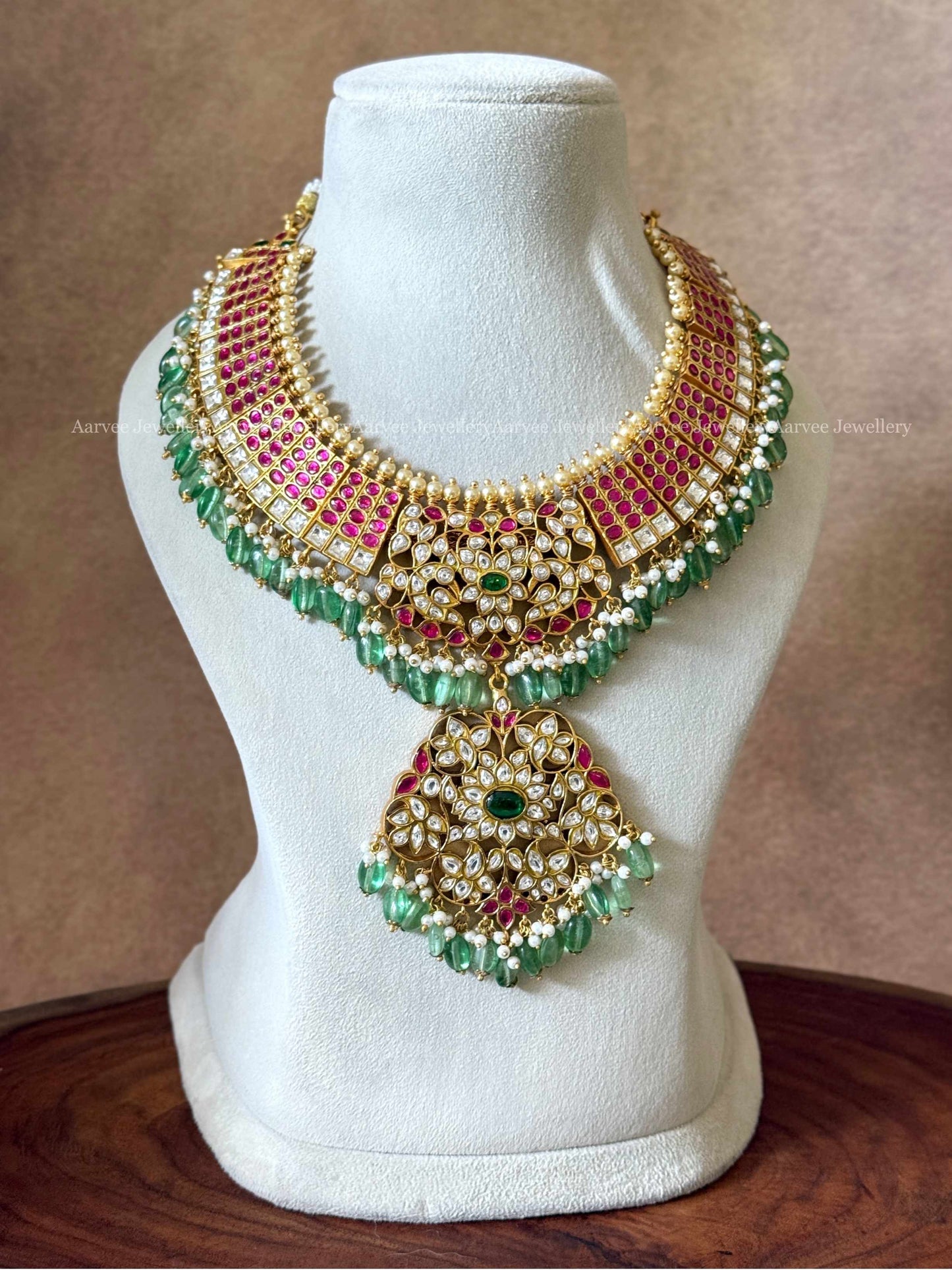 JADAU KUNDAN RUBY STONE STATEMENT NECKLACE WITH LIGHT GREEN BEADS