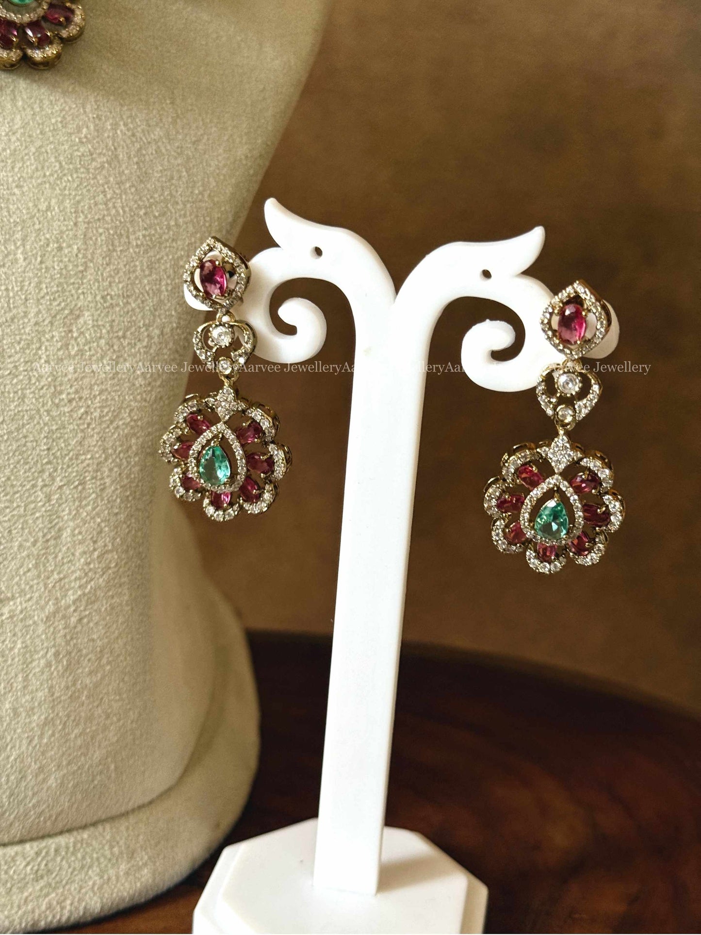 VICTORIAN RUBY PINK & SEA GREEN STONES NECKLACE SET