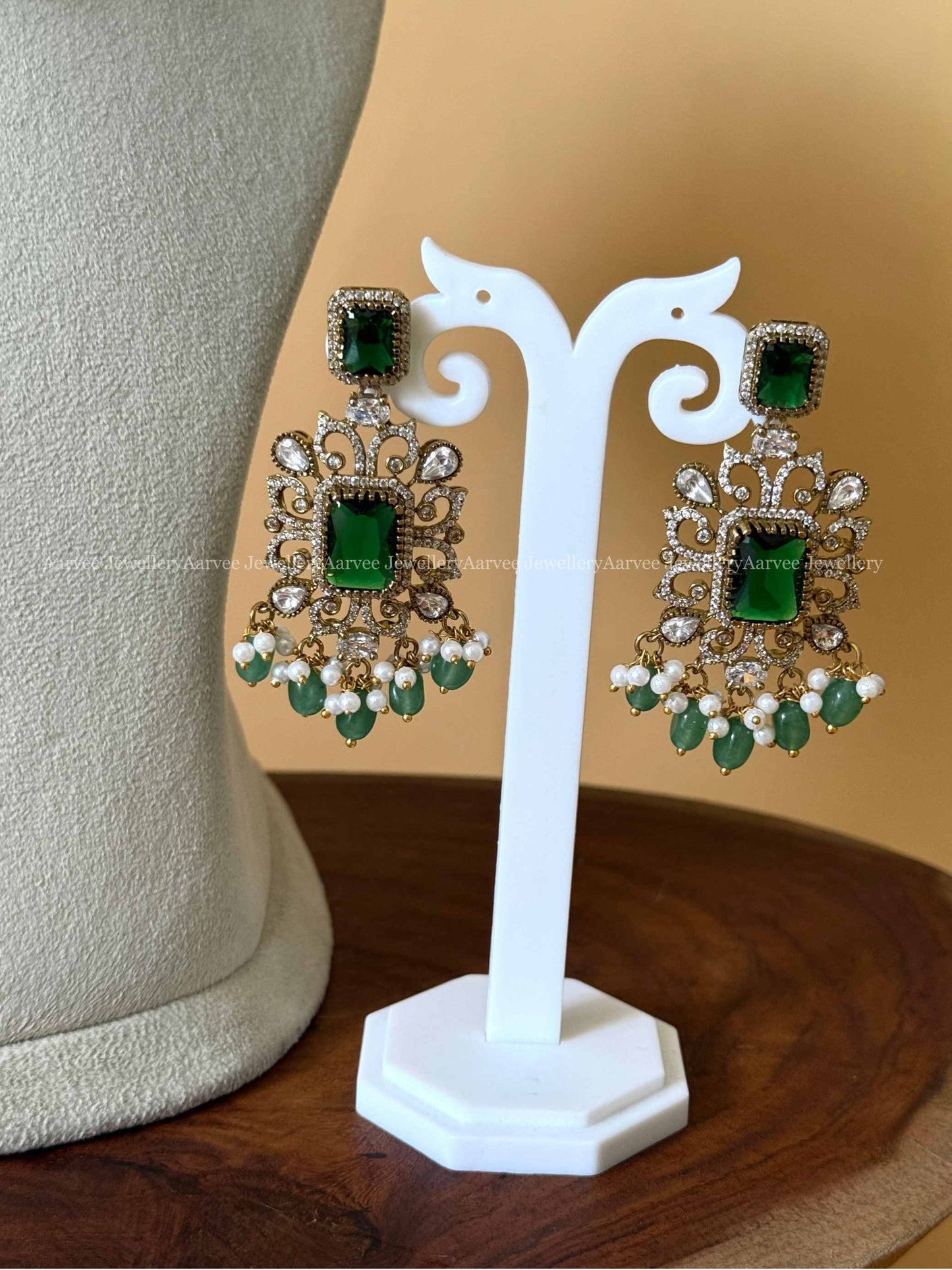 PREMIUM VICTORIAN BRIDAL CHOKER SET WITH PINK/ WHITE STONES AND GREEN BEADS