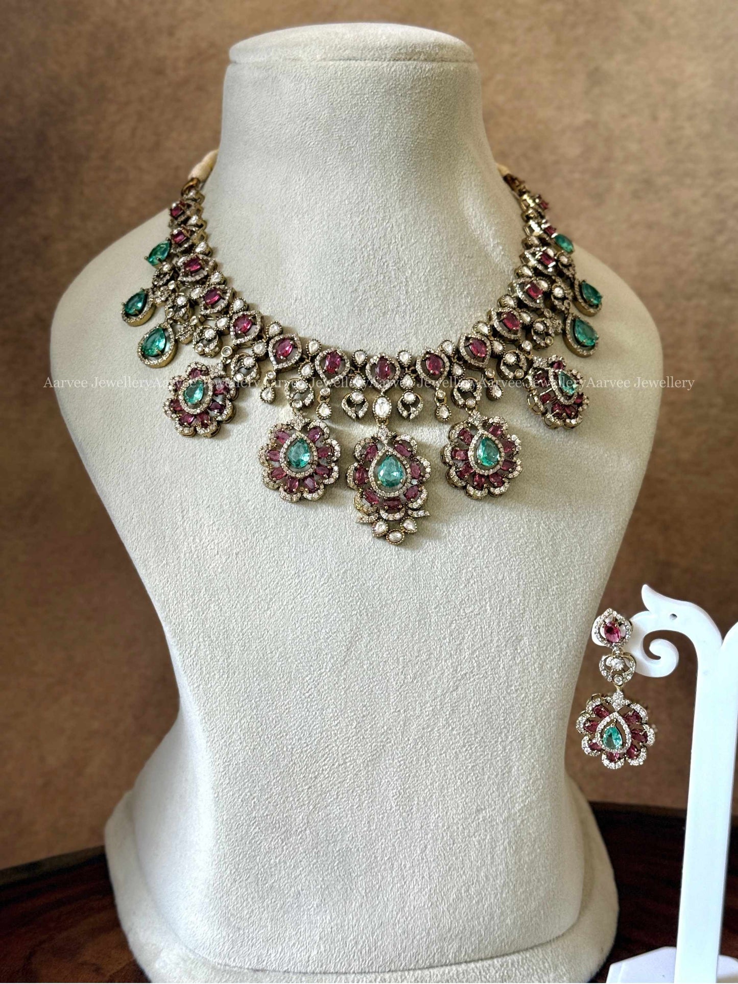 VICTORIAN RUBY PINK & SEA GREEN STONES NECKLACE SET