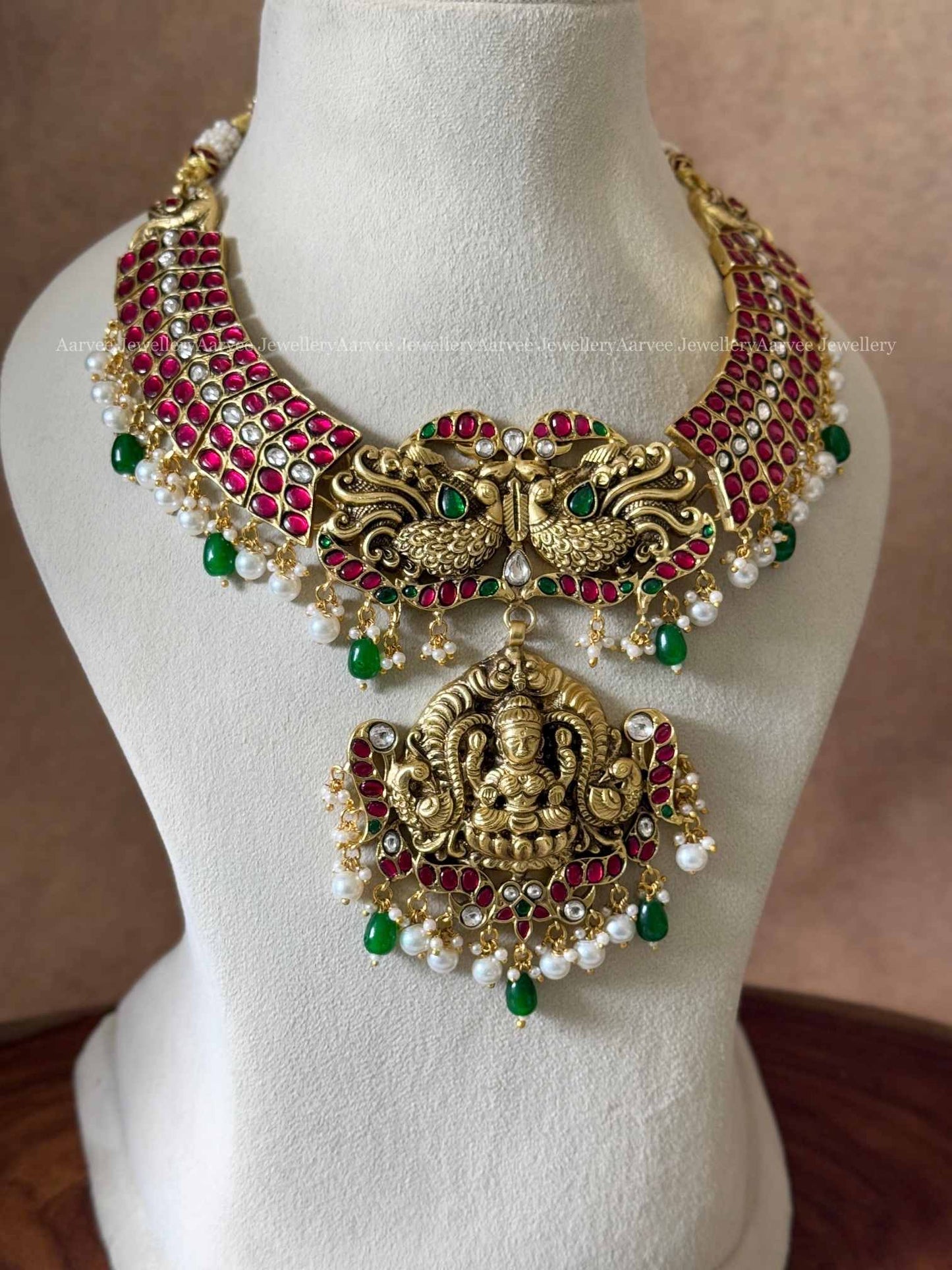 JADAU KUNDAN RUBY STONE KANTI NECKLACE WITH PEARL AND GREEN BEADS