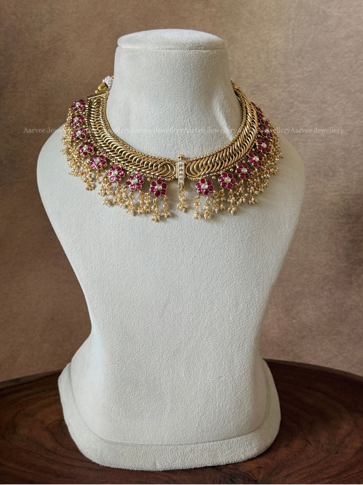 JADAU KUNDAN REVERSIBLE JALEBI NECKLACE SET WITH LAKSHMI FLORAL PENDANT