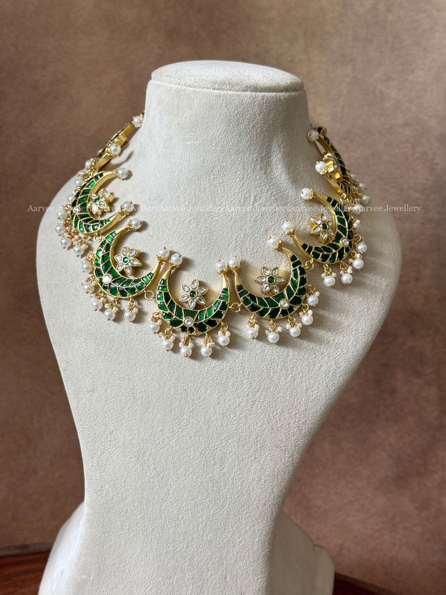 GREEN STONE 7 CHAND PENDANT JADAU KUNDAN NECKLACE WITH PEARLS