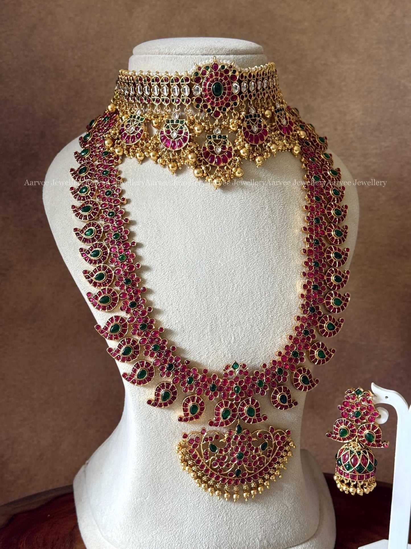 COMBO - KEMP MULTI PENDANT CHOKER WITH A CLASSIC MANGO MOTIF HARAM SET WITH KEMP RUBY / GREEN STONES