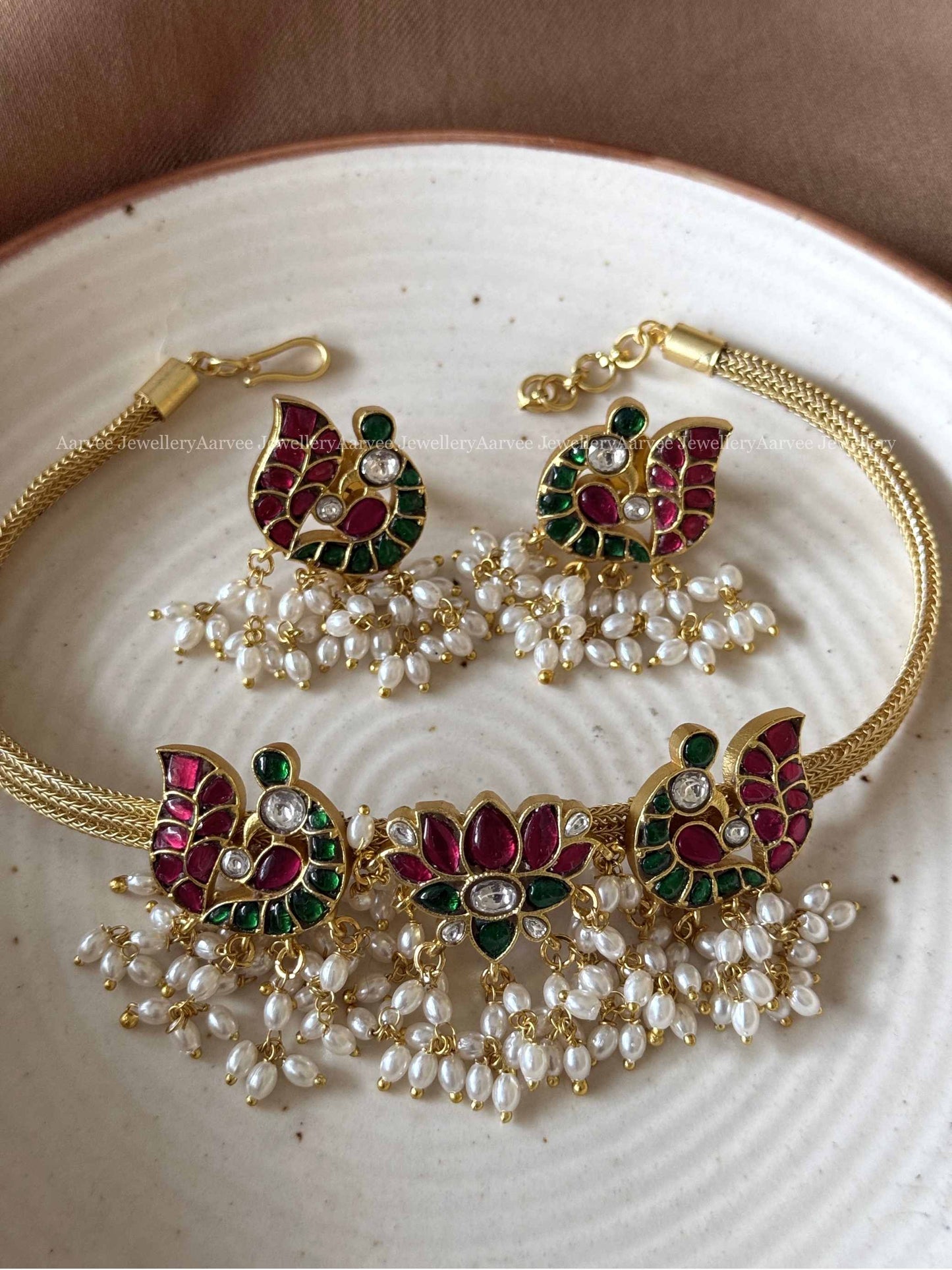 JADAU KUNDAN LOTUS & PEACOCK MESH CHAIN CHOKER SET WITH PEARLS