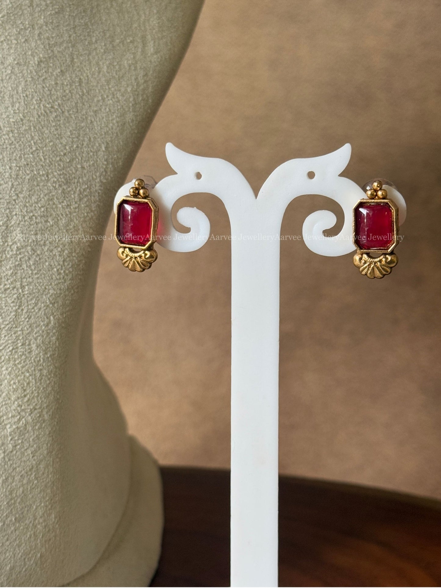 ANTIQUE GOLD KERALA STYLE MULLA MOTTU NECKLACE SET WITH RED STONE