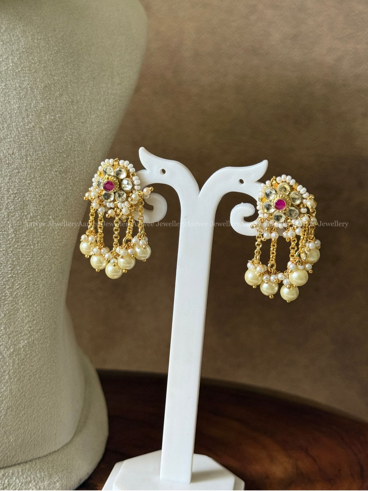 POLKI KUNDAN RUBY / WHITE STONE FLORAL AND LEAF MOTIF PEARL CHOKER SET