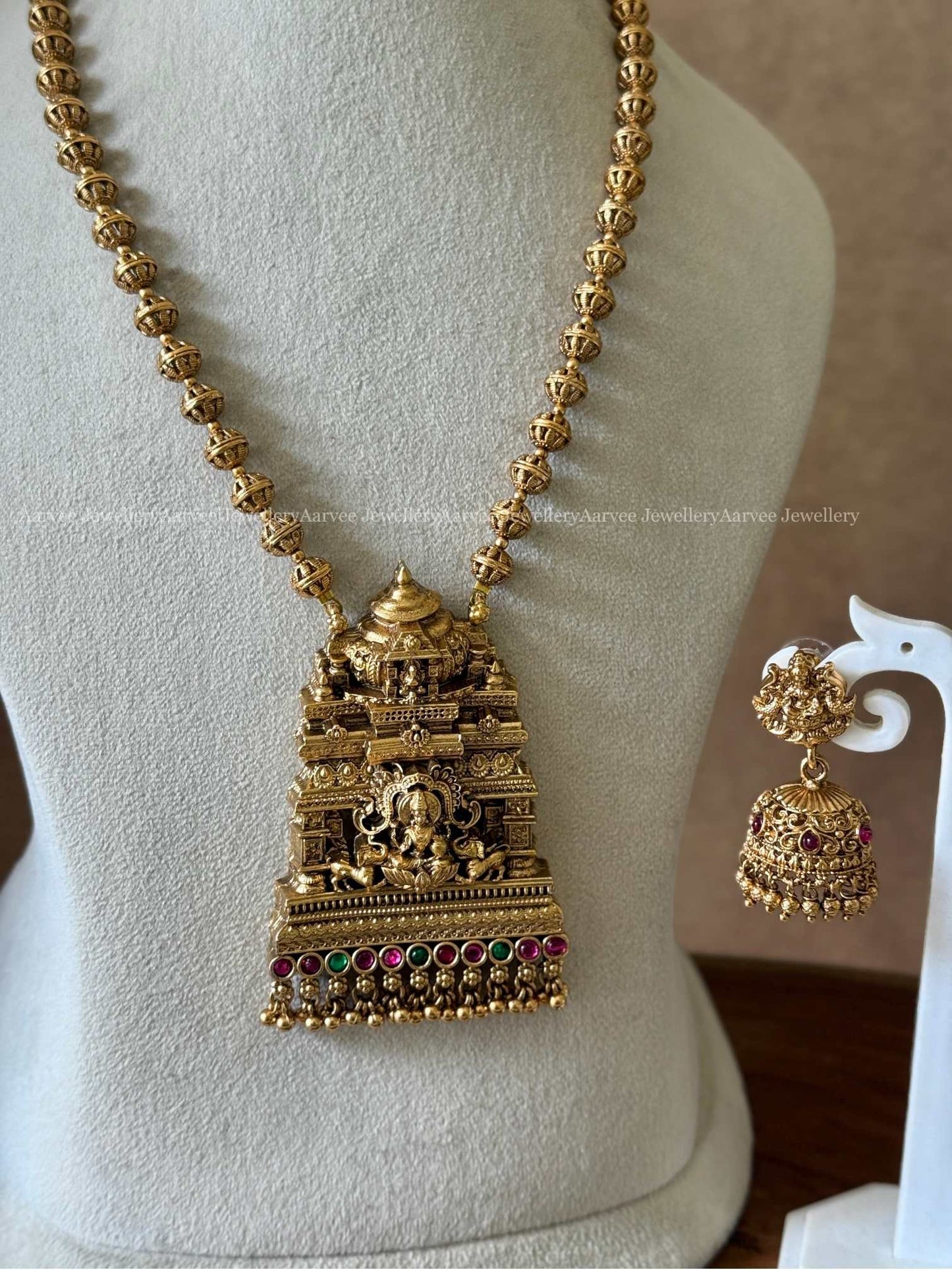 FULL GOLD BEADED MID LENGTH CHAIN SET WITH LAKSHMI PENDANT