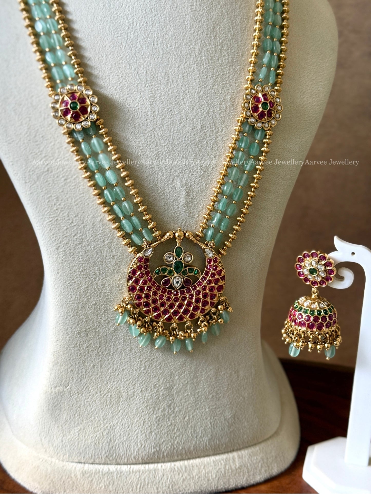 BLUE BEADS MID LENGTH CHAIN SET WITH FLORAL PENDANT IN RUBY / GREEN STONES